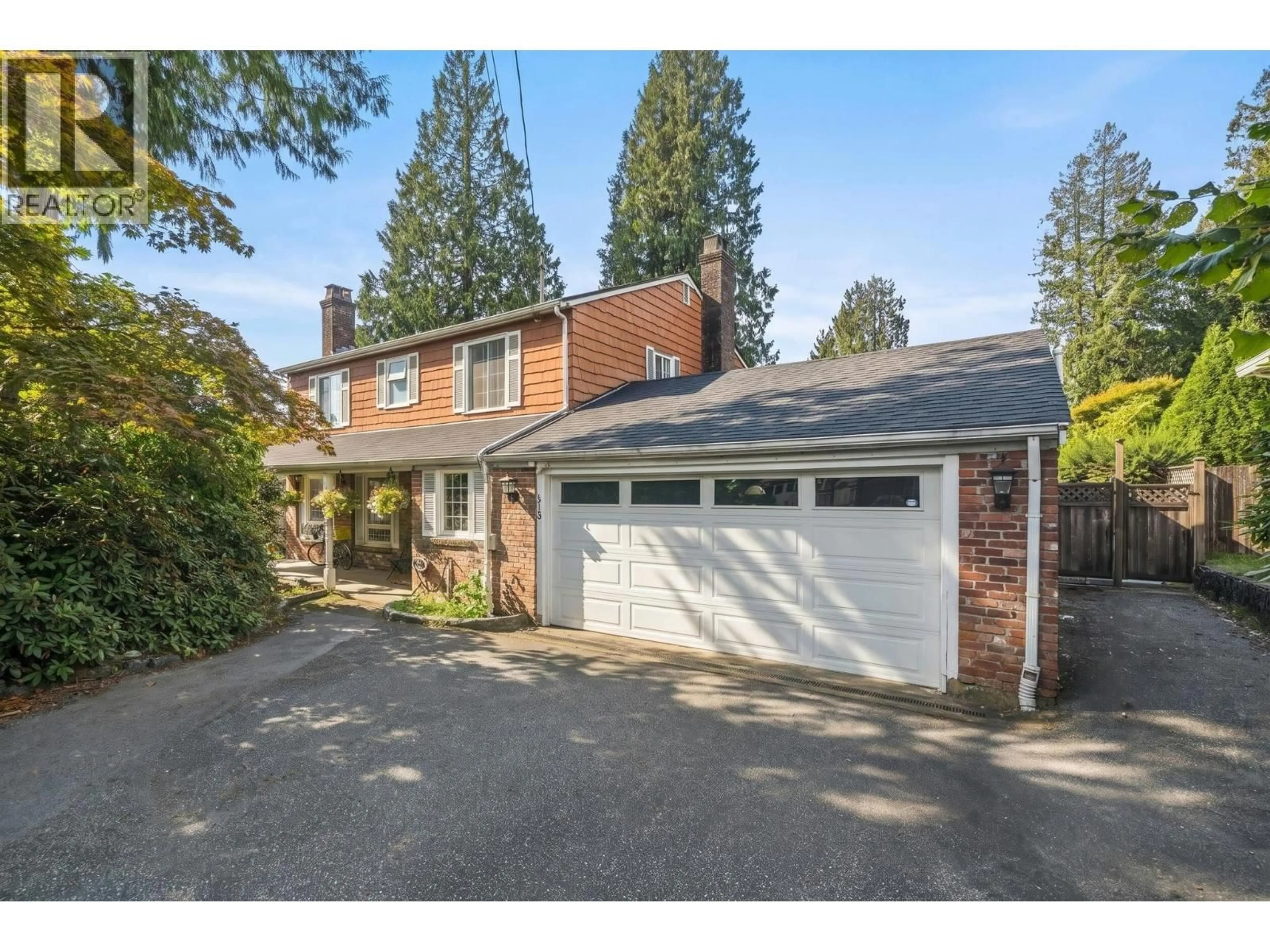 A pic from outside/outdoor area/front of a property/back of a property/a pic from drone, street for 416 FAIRWAY STREET, Coquitlam British Columbia V3K4G2