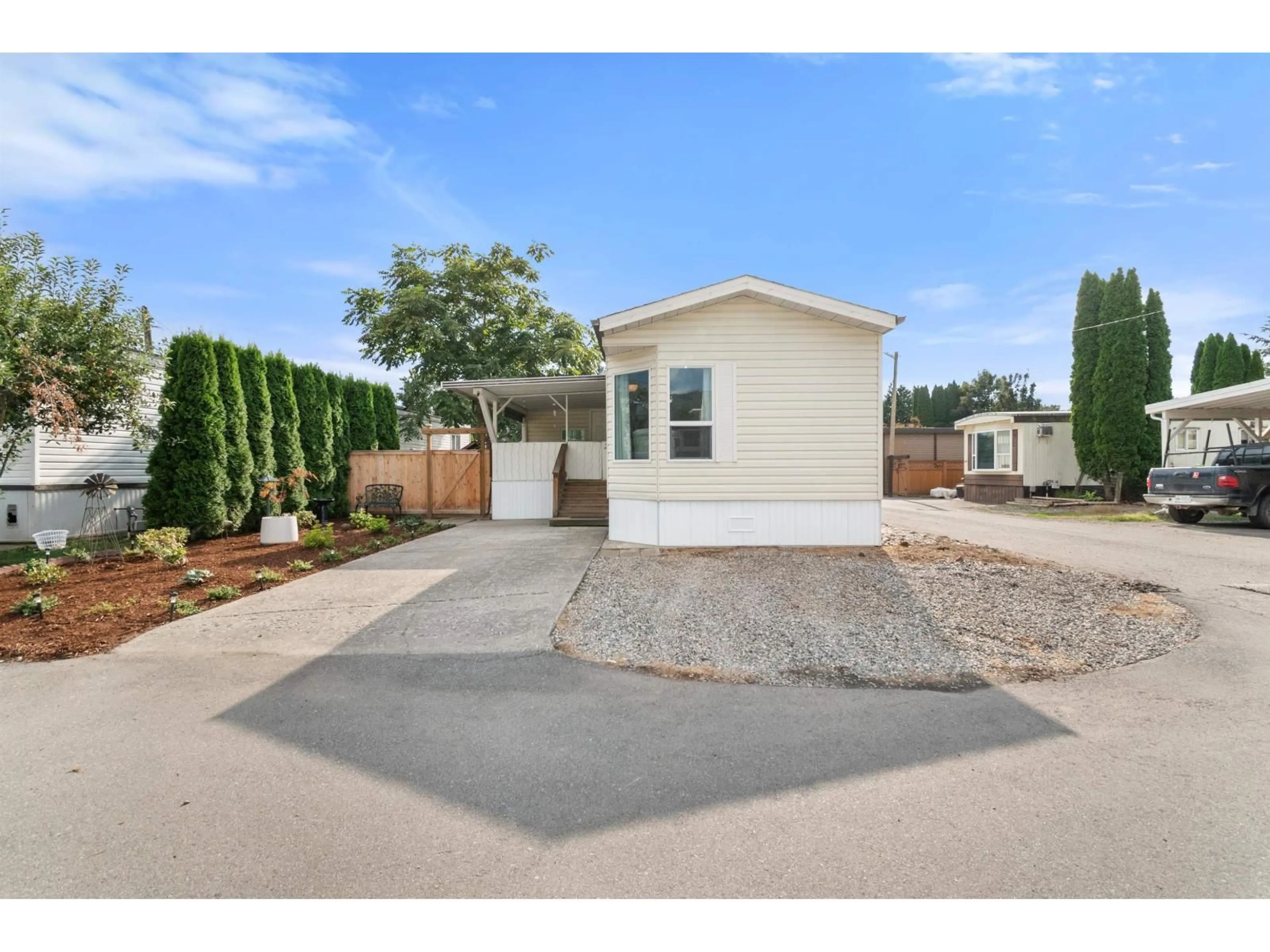 Home with vinyl exterior material, street for 22 - 6900 INKMAN ROAD, Agassiz British Columbia V0M1A1