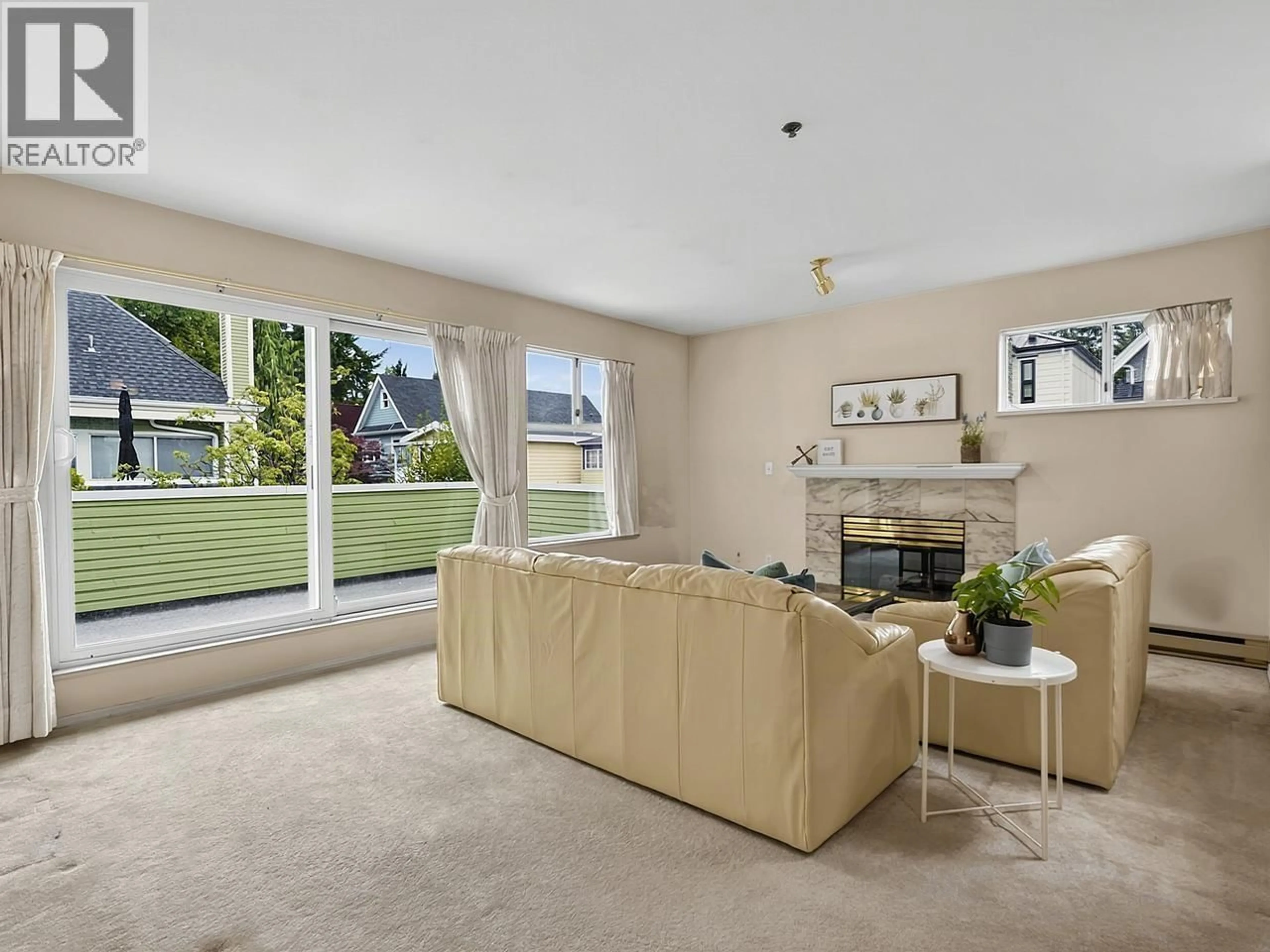 Living room with furniture, unknown for 14 - 4157 SOPHIA STREET, Vancouver British Columbia V5V3V4