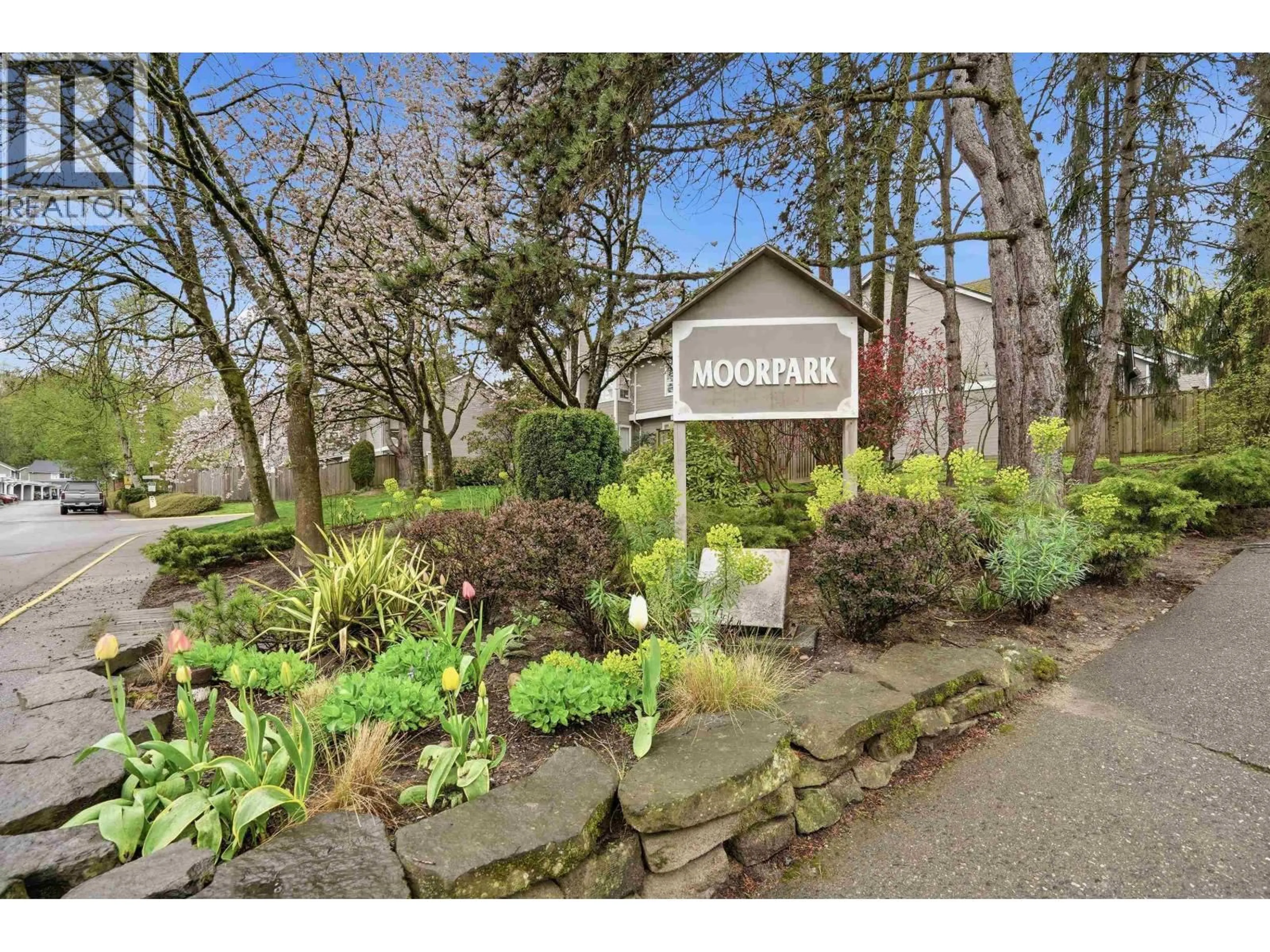 Indoor foyer for 3407 LYNMOOR PLACE, Vancouver British Columbia V5S4G4