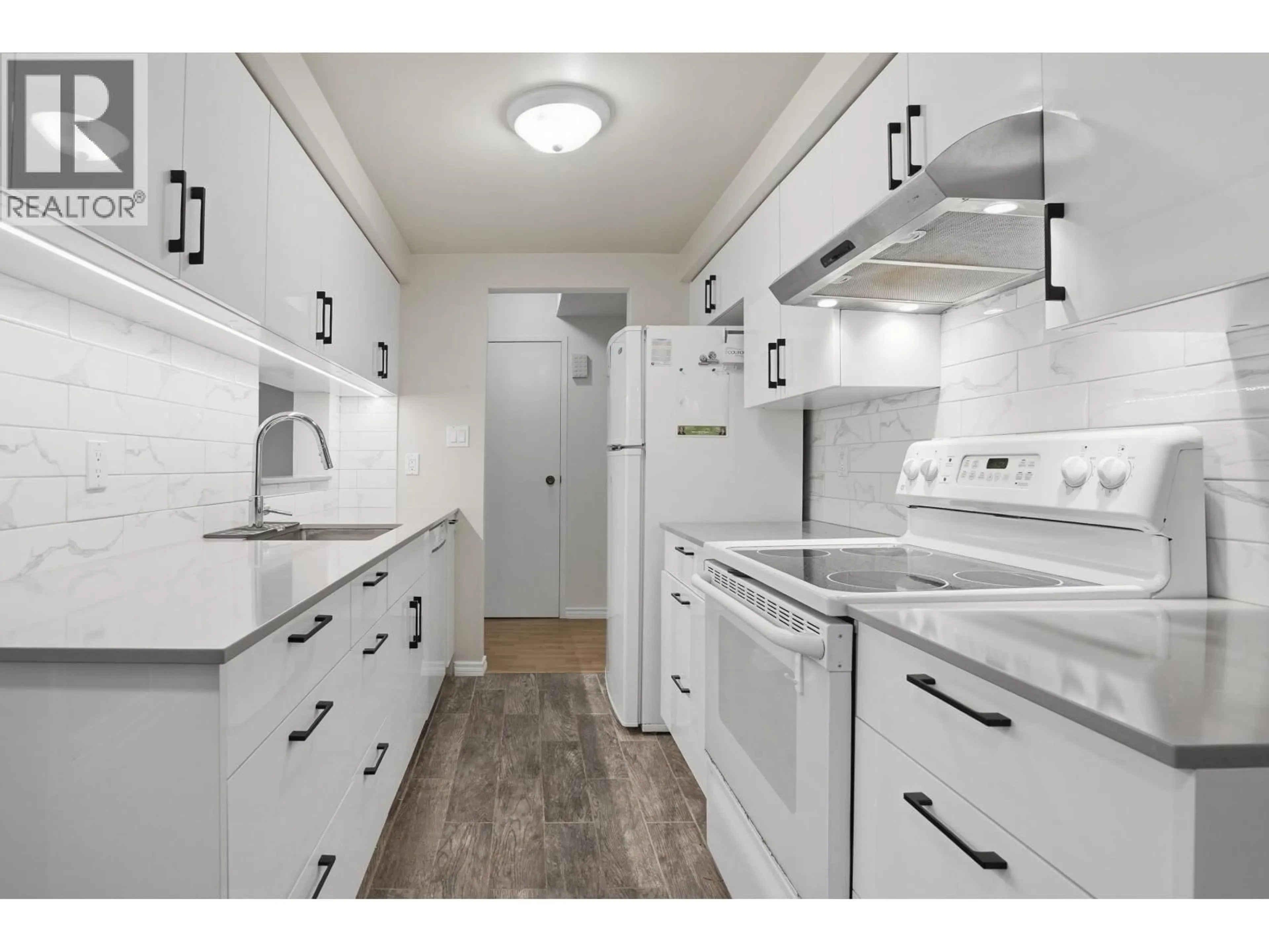 Standard kitchen, unknown for 3407 LYNMOOR PLACE, Vancouver British Columbia V5S4G4