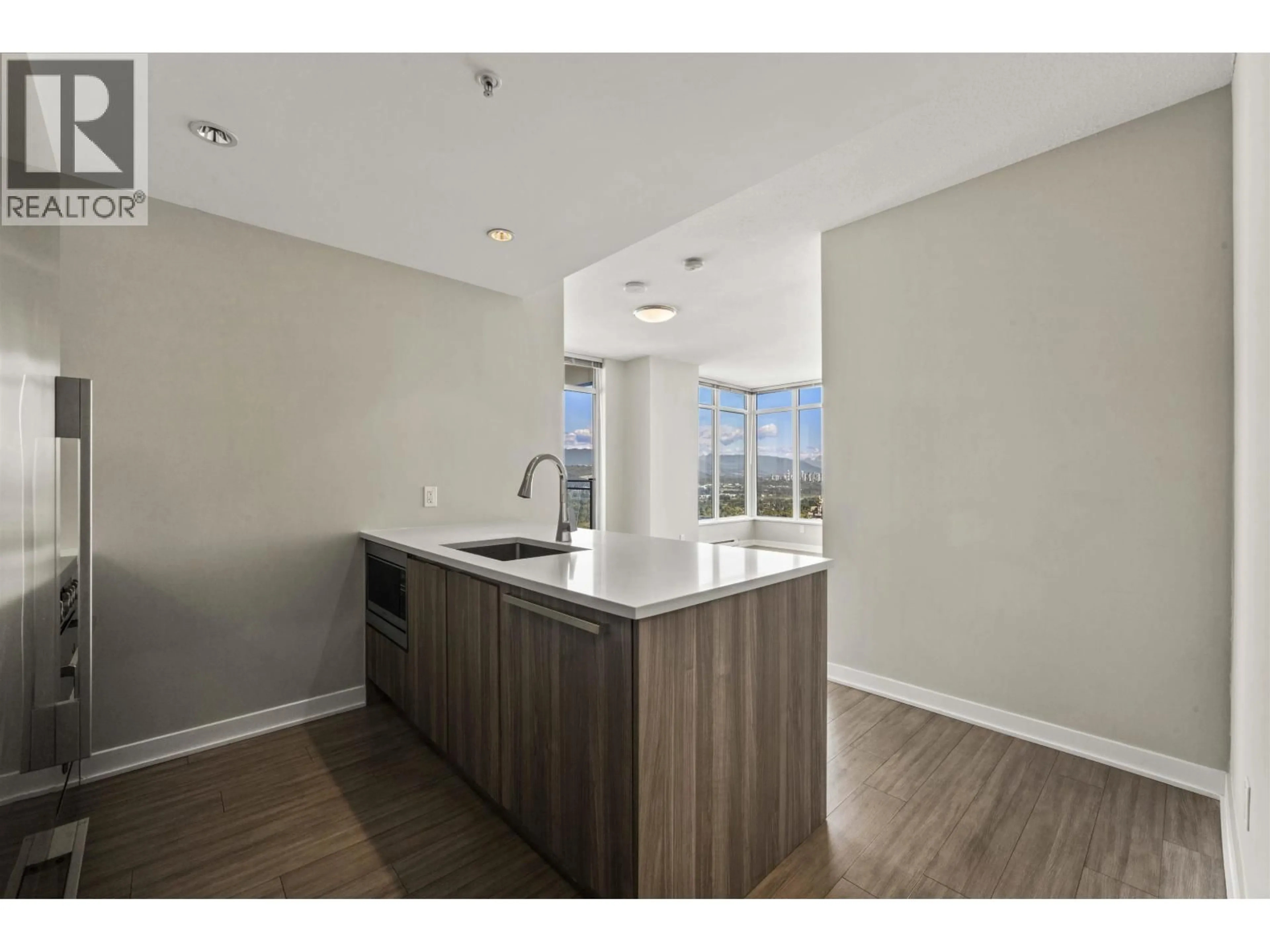 Unknown for 3705 - 4900 LENNOX LANE, Burnaby British Columbia V5H0G9