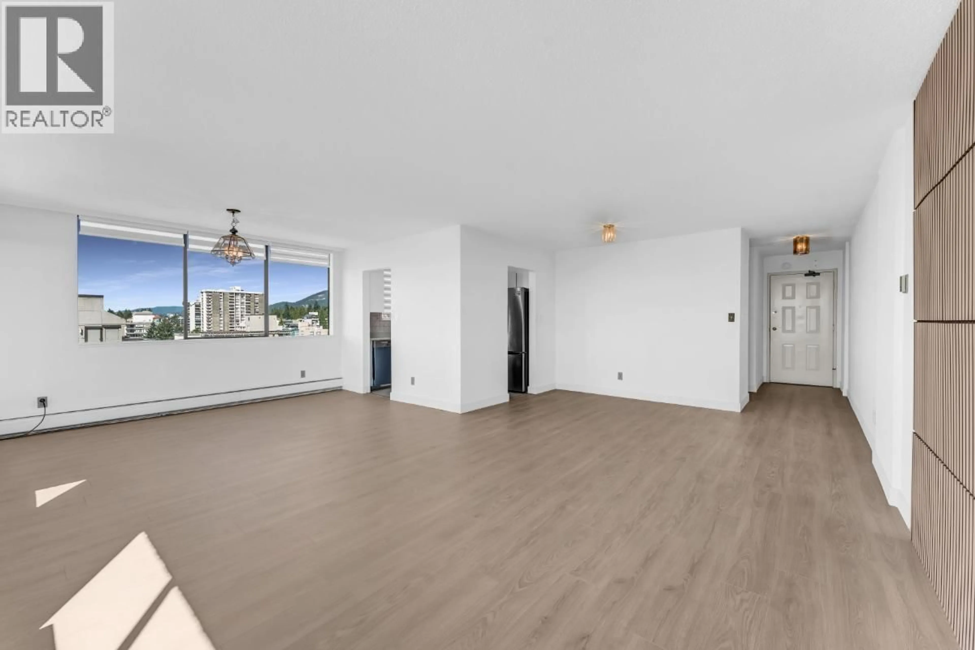 Unknown for 1102 - 555 13TH STREET, West Vancouver British Columbia V7T2N8