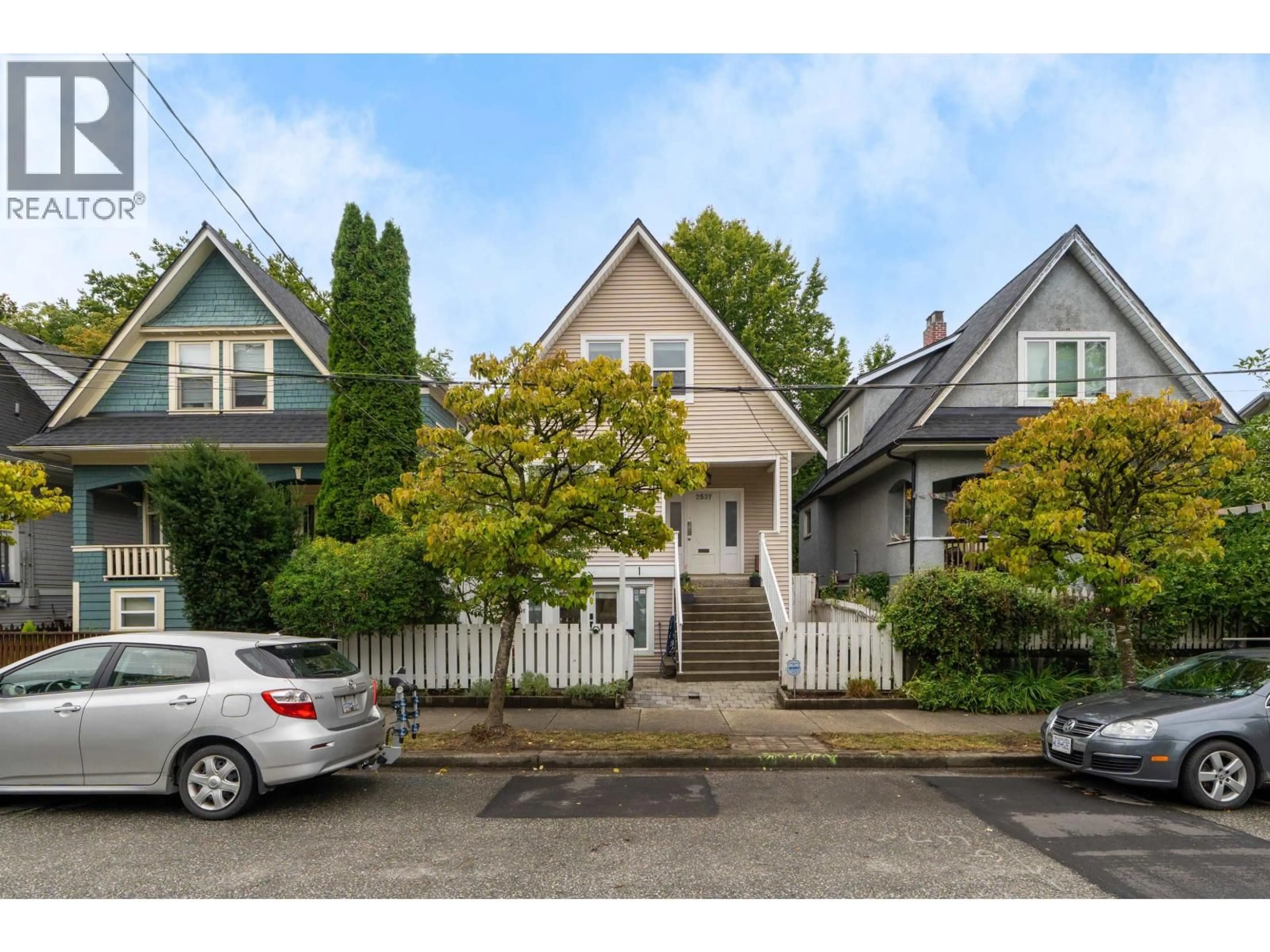 Unknown for 2537 WOODLAND DRIVE, Vancouver British Columbia V5N3P4