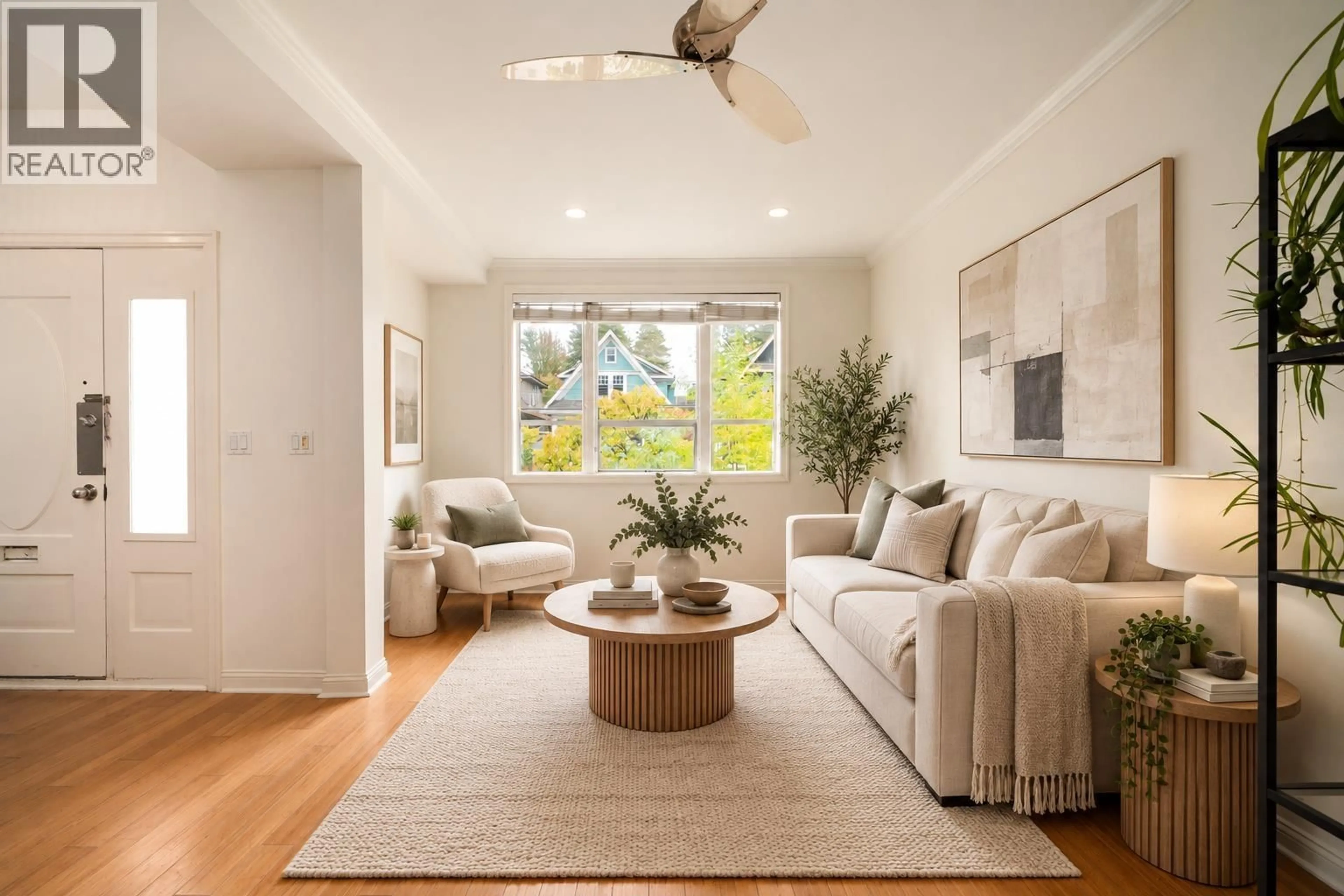 Living room with furniture, unknown for 2537 WOODLAND DRIVE, Vancouver British Columbia V5N3P4