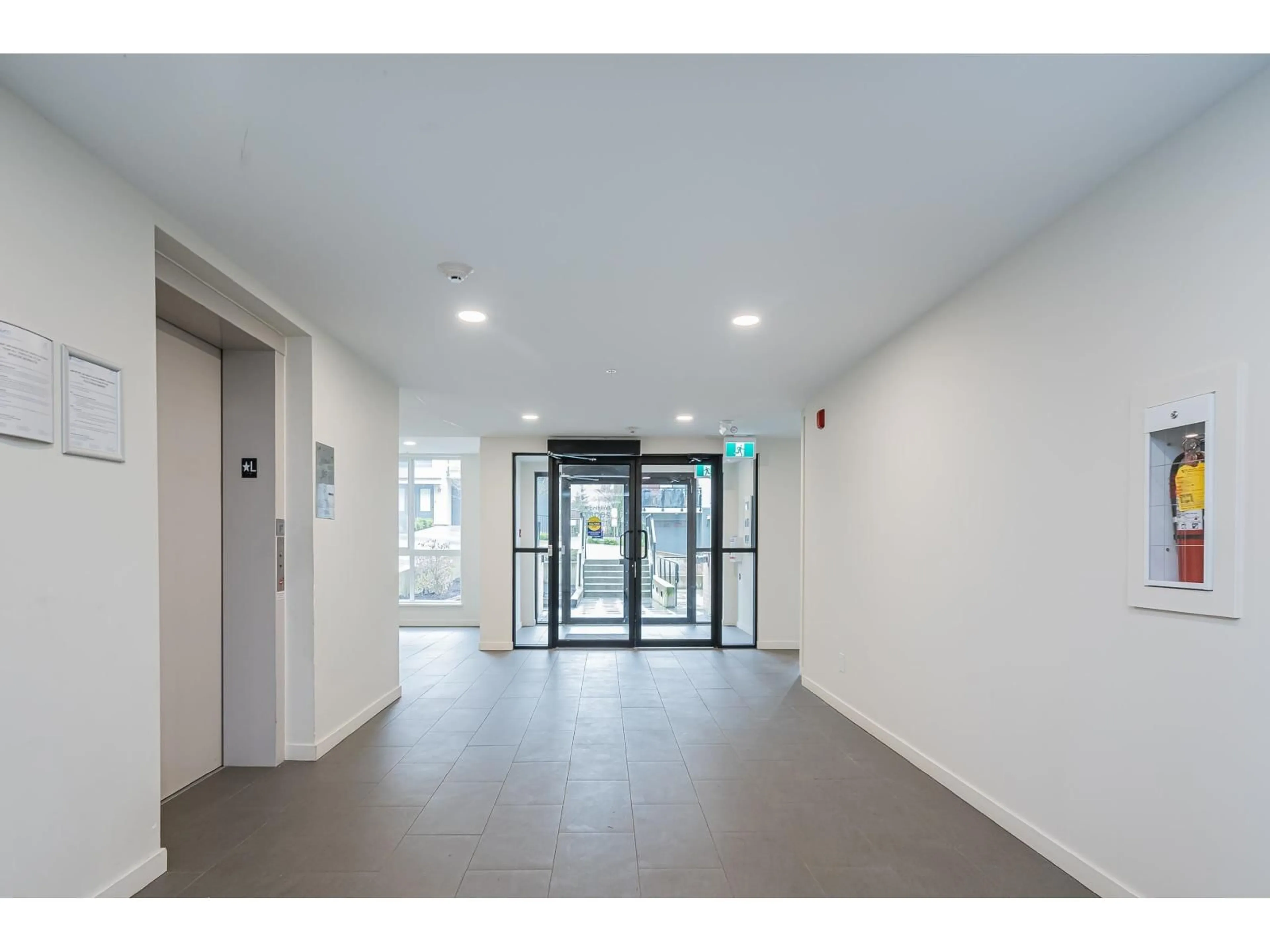 Indoor foyer for A308 - 20087 68 AVENUE, Langley British Columbia V2Y0Y2