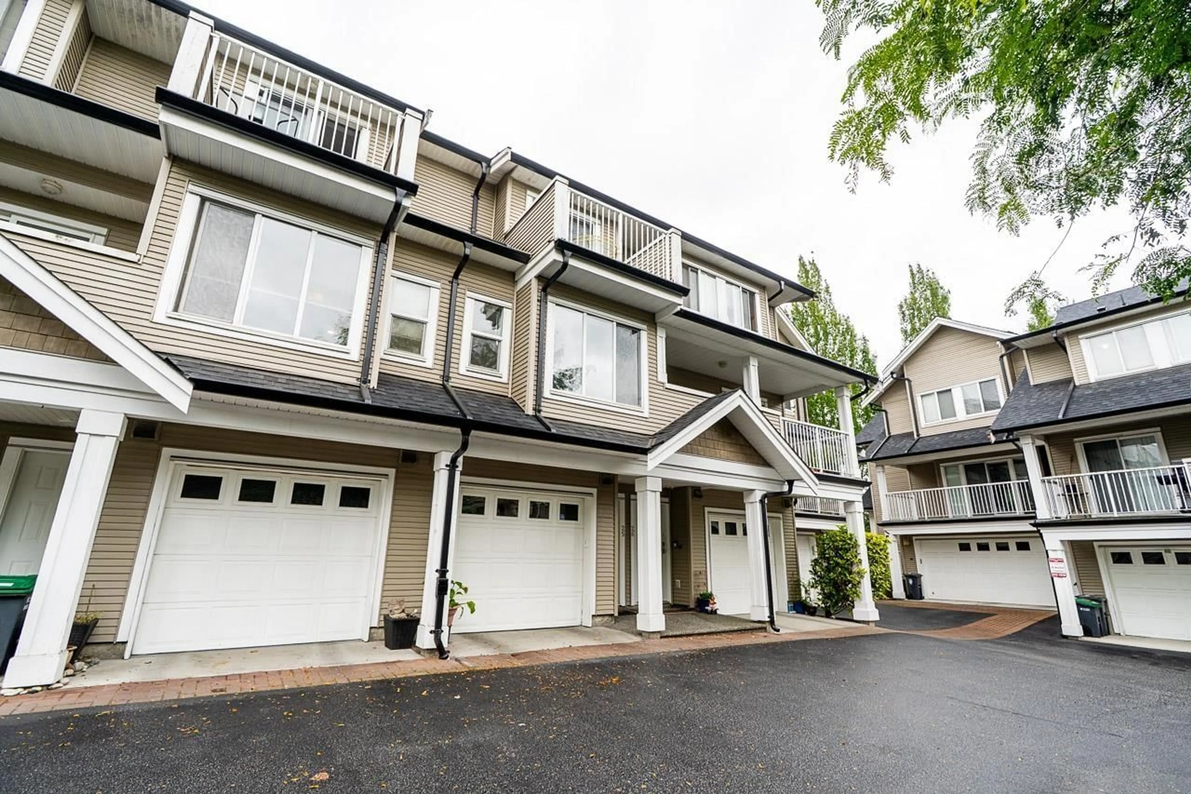 Patio, street for 25 - 20875 88 AVENUE, Langley British Columbia V1M3K1