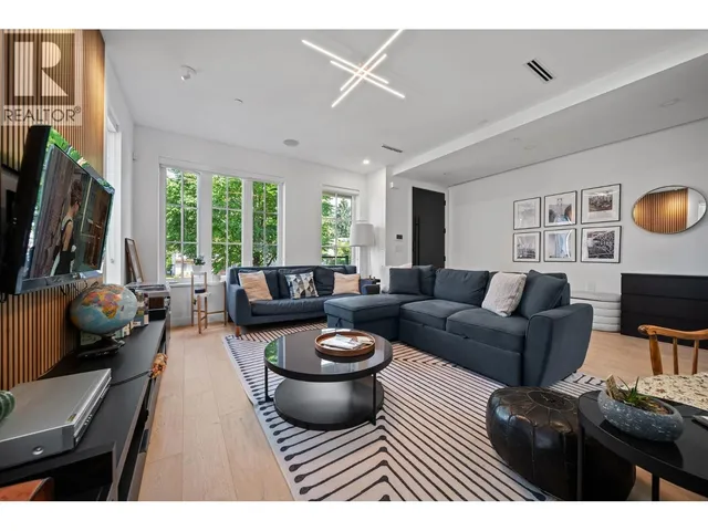 1438 17TH AVENUE, Vancouver 4