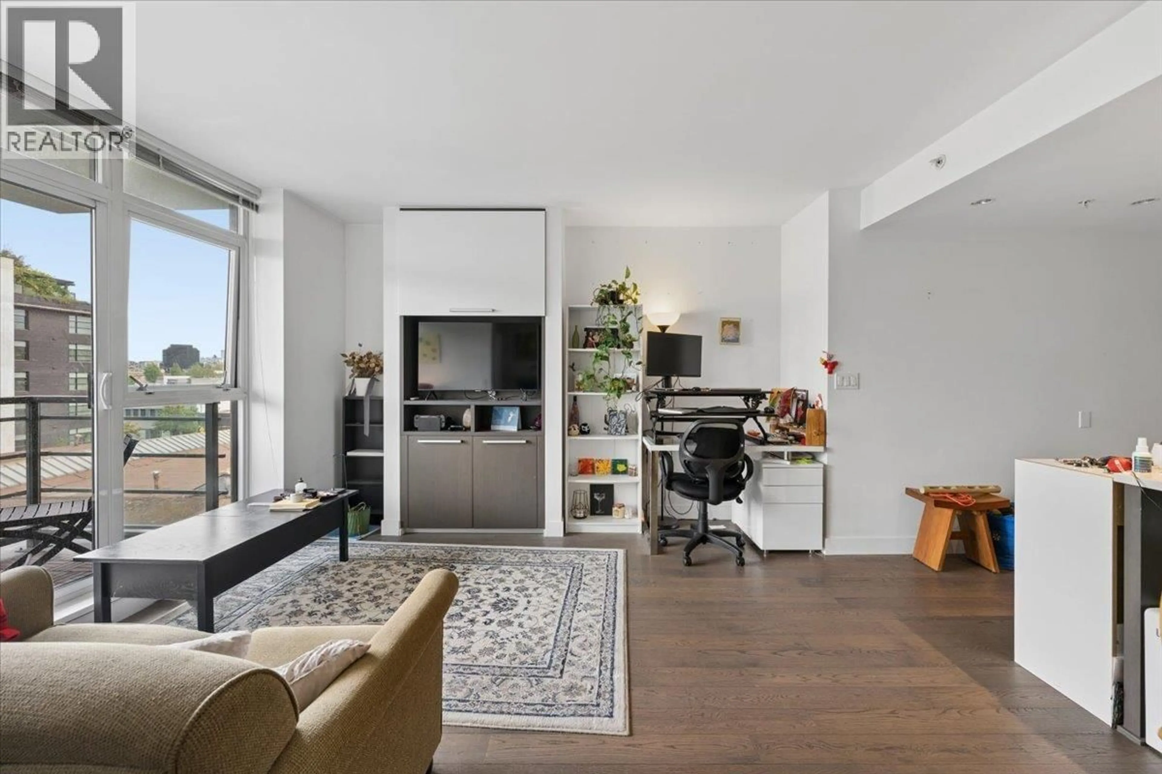 Living room with furniture, unknown for 608 - 288 1ST AVENUE, Vancouver British Columbia V5Y0E9