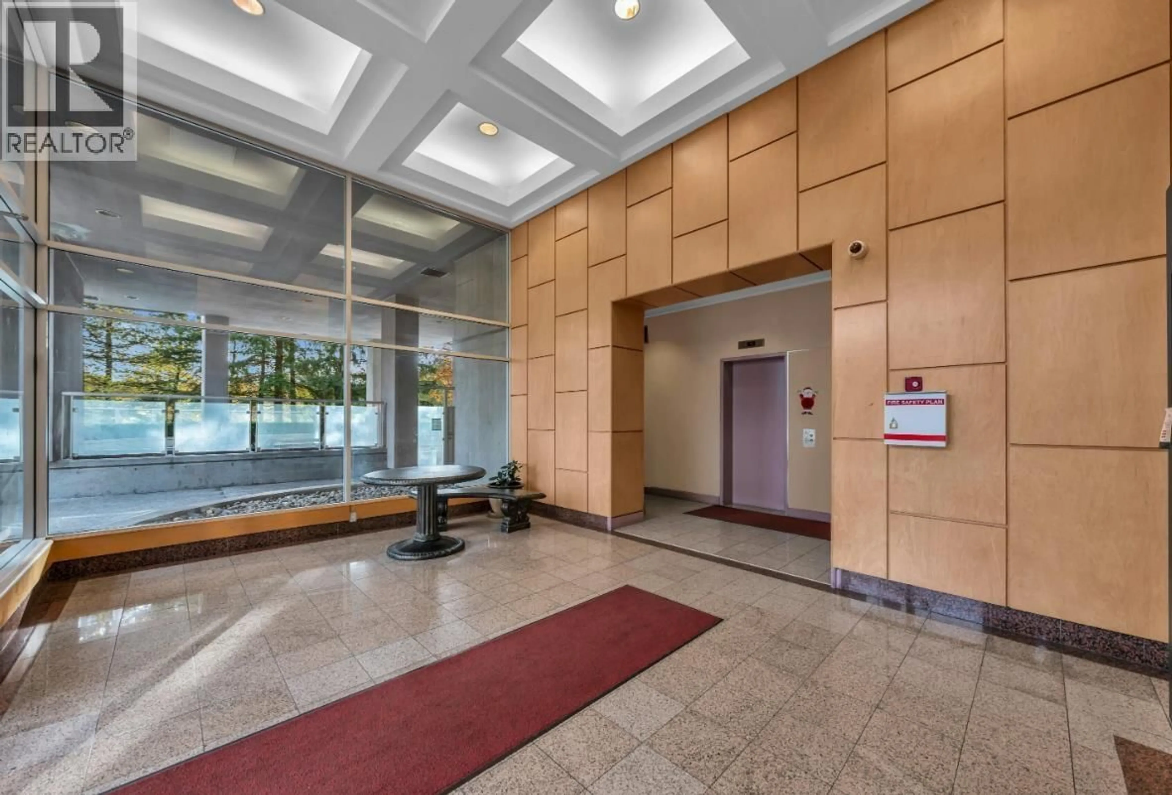Lobby for 803 - 9603 MANCHESTER DRIVE, Burnaby British Columbia V3N4Y7
