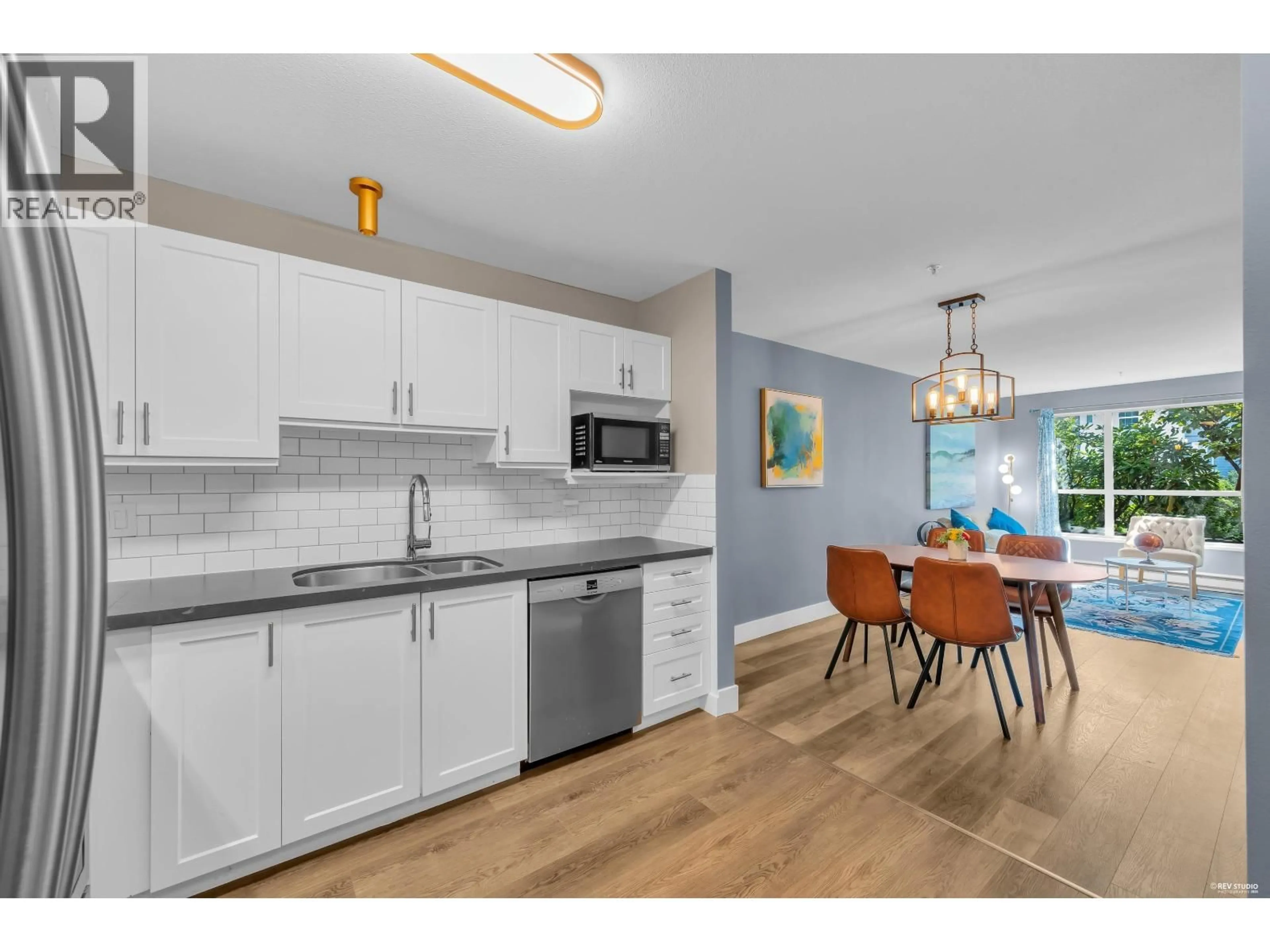 Open concept kitchen, unknown for 105 - 2558 PARKVIEW LANE, Port Coquitlam British Columbia V3C6L8