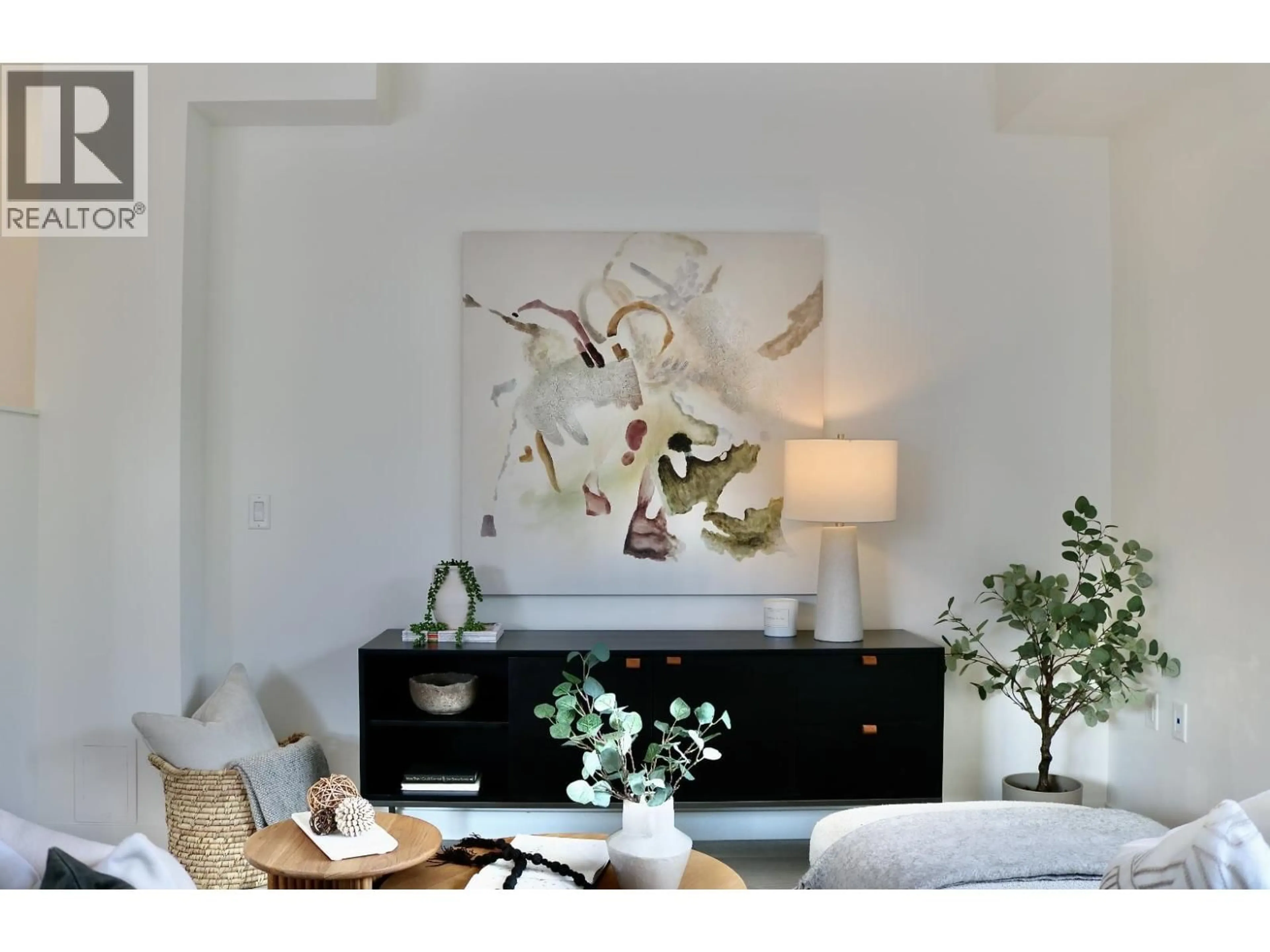 Living room with furniture, unknown for 74 - 570 28TH AVENUE, Vancouver British Columbia V5Z2H1