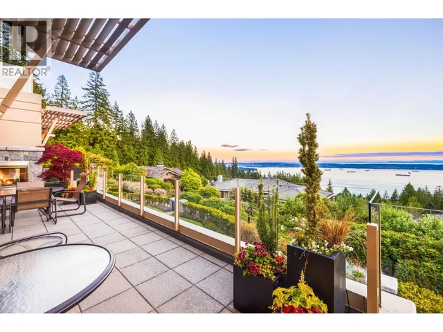 101 - 2535 GARDEN COURT, West Vancouver 2