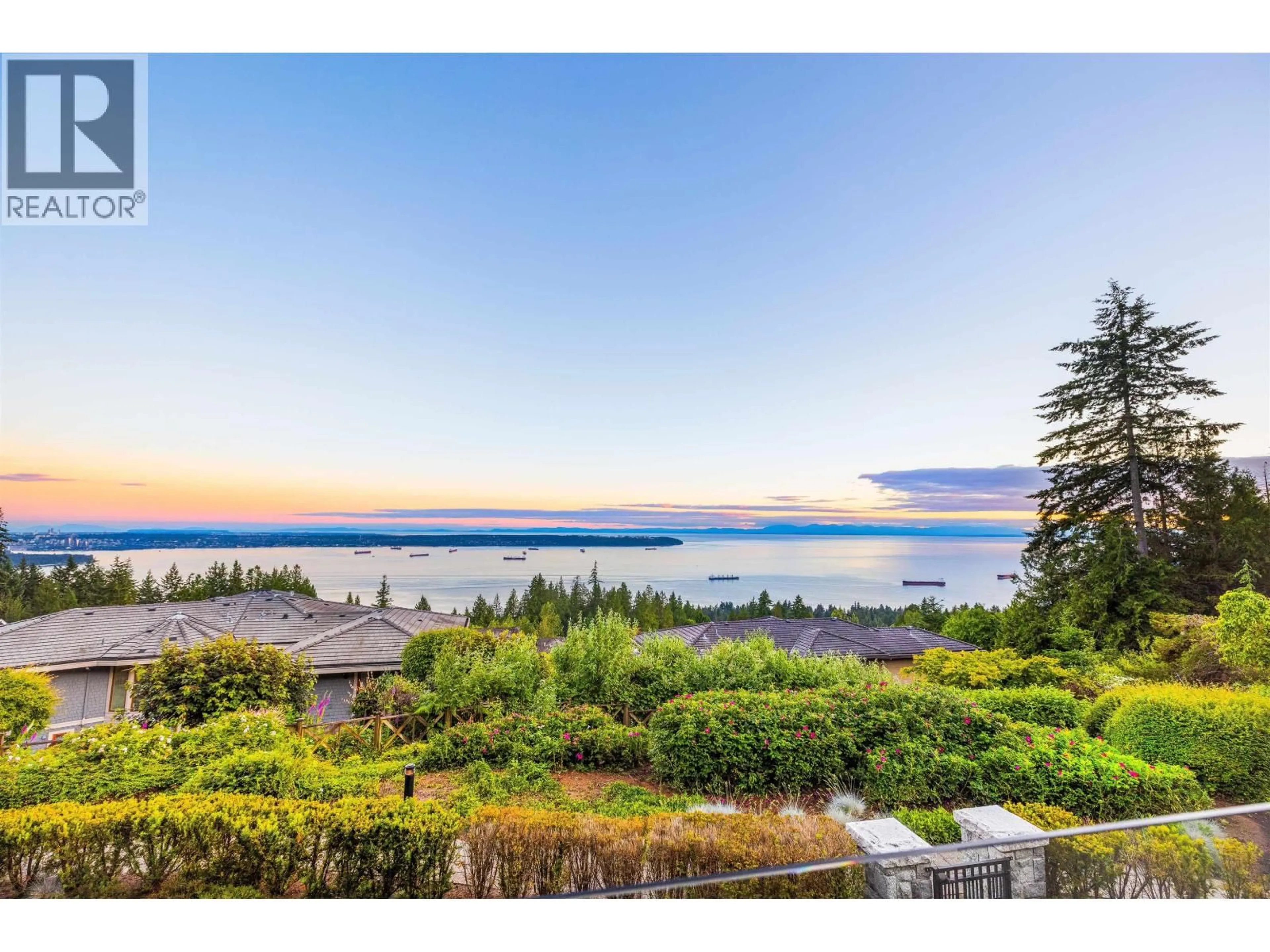 A pic from outside/outdoor area/front of a property/back of a property/a pic from drone, water/lake/river/ocean view for 101 - 2535 GARDEN COURT, West Vancouver British Columbia V7S0A1