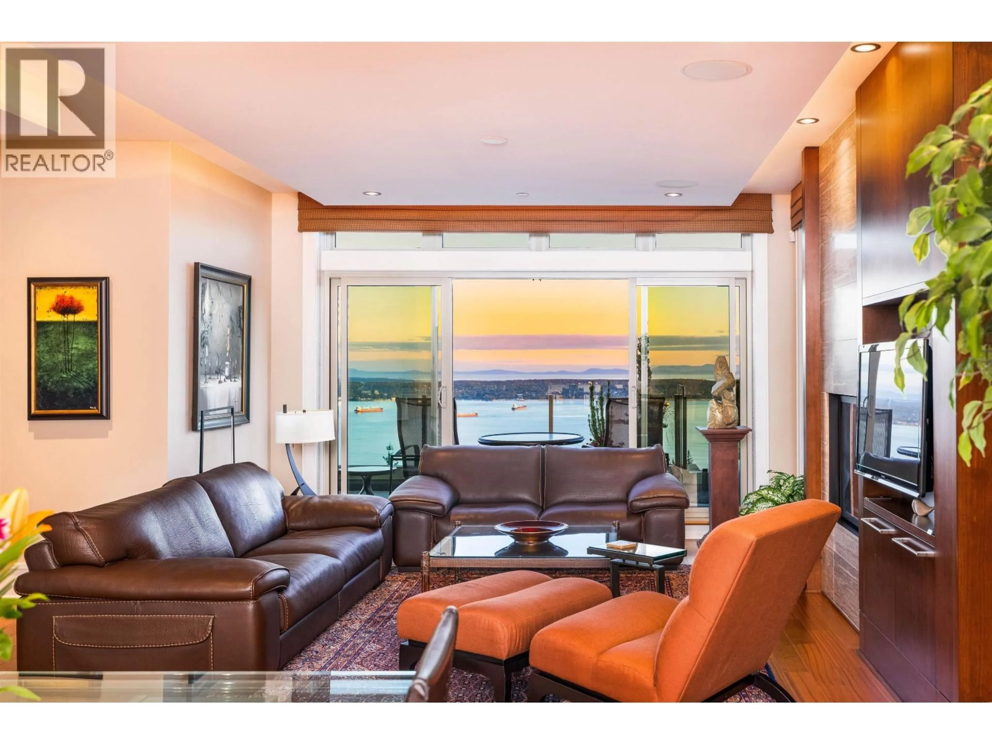 Living room with furniture, unknown for 101 - 2535 GARDEN COURT, West Vancouver British Columbia V7S0A1