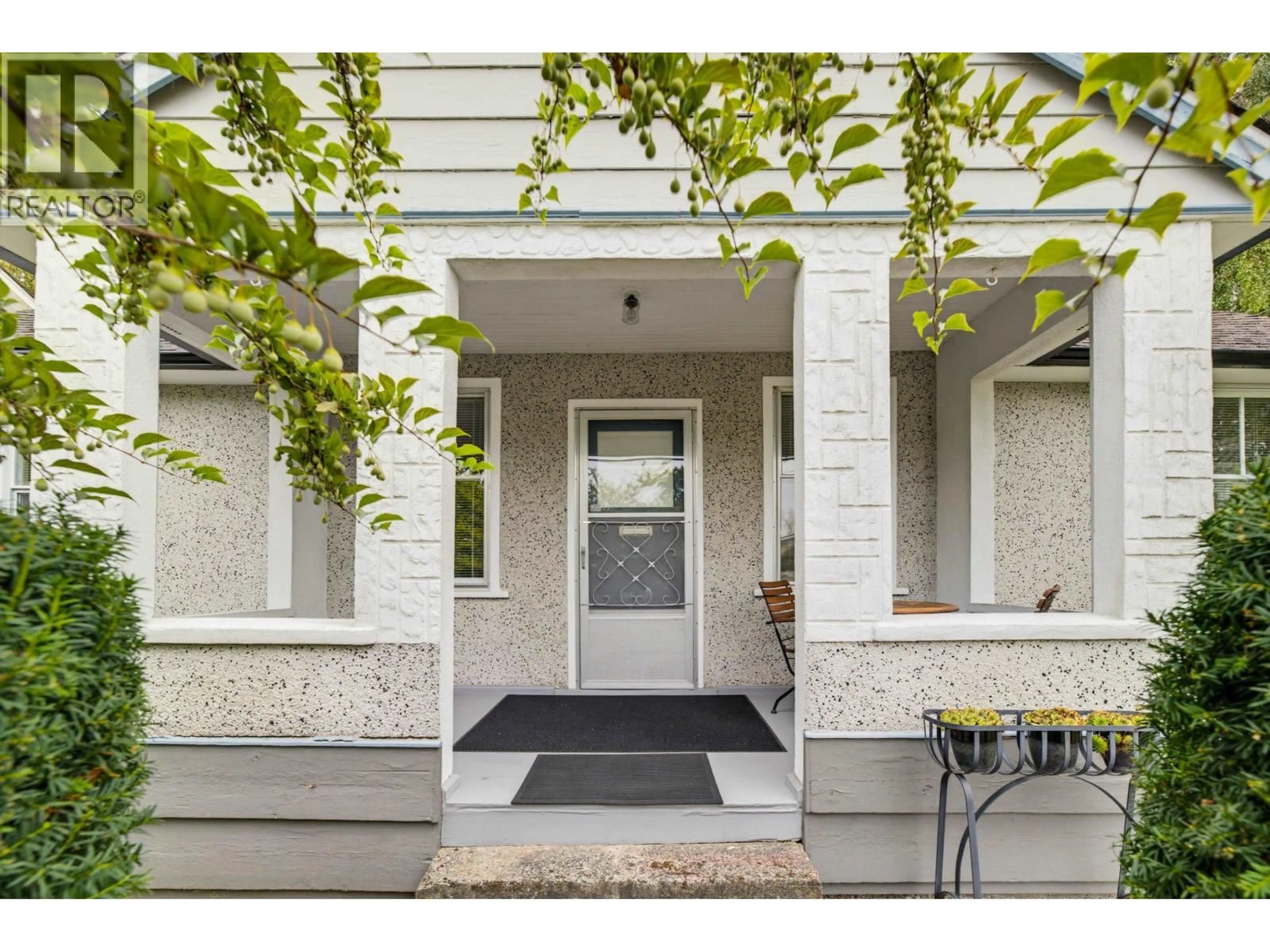 Indoor entryway for 4672 47A STREET, Delta British Columbia V4K2P2