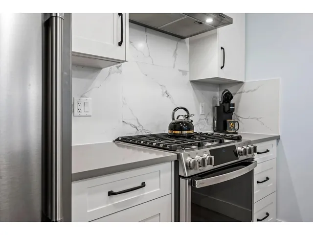 608 - 120 ESPLANADE AVENUE, Harrison Hot Springs 5