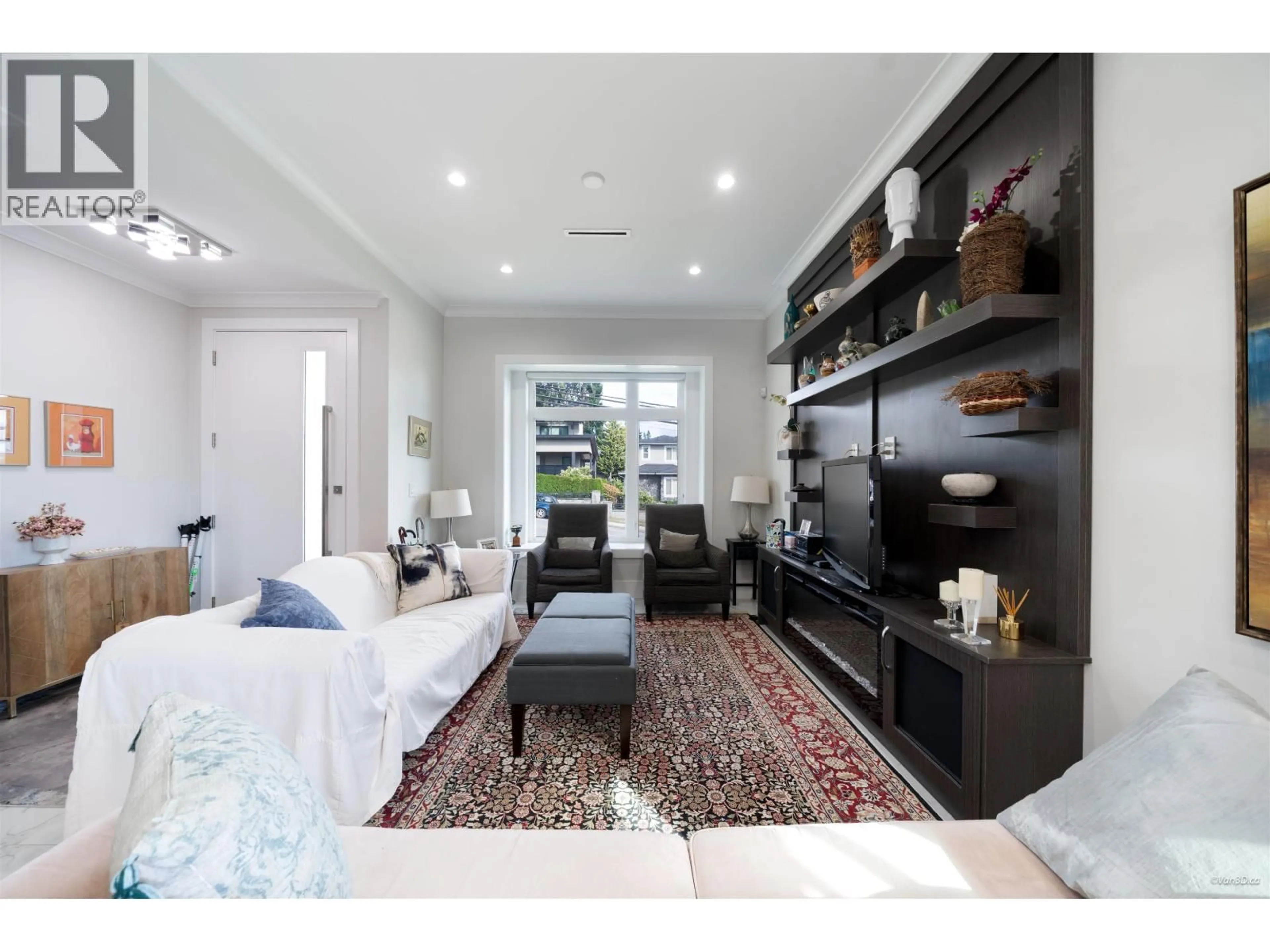 Living room with furniture, unknown for 8227 ROYAL OAK AVENUE, Burnaby British Columbia V5J4L1