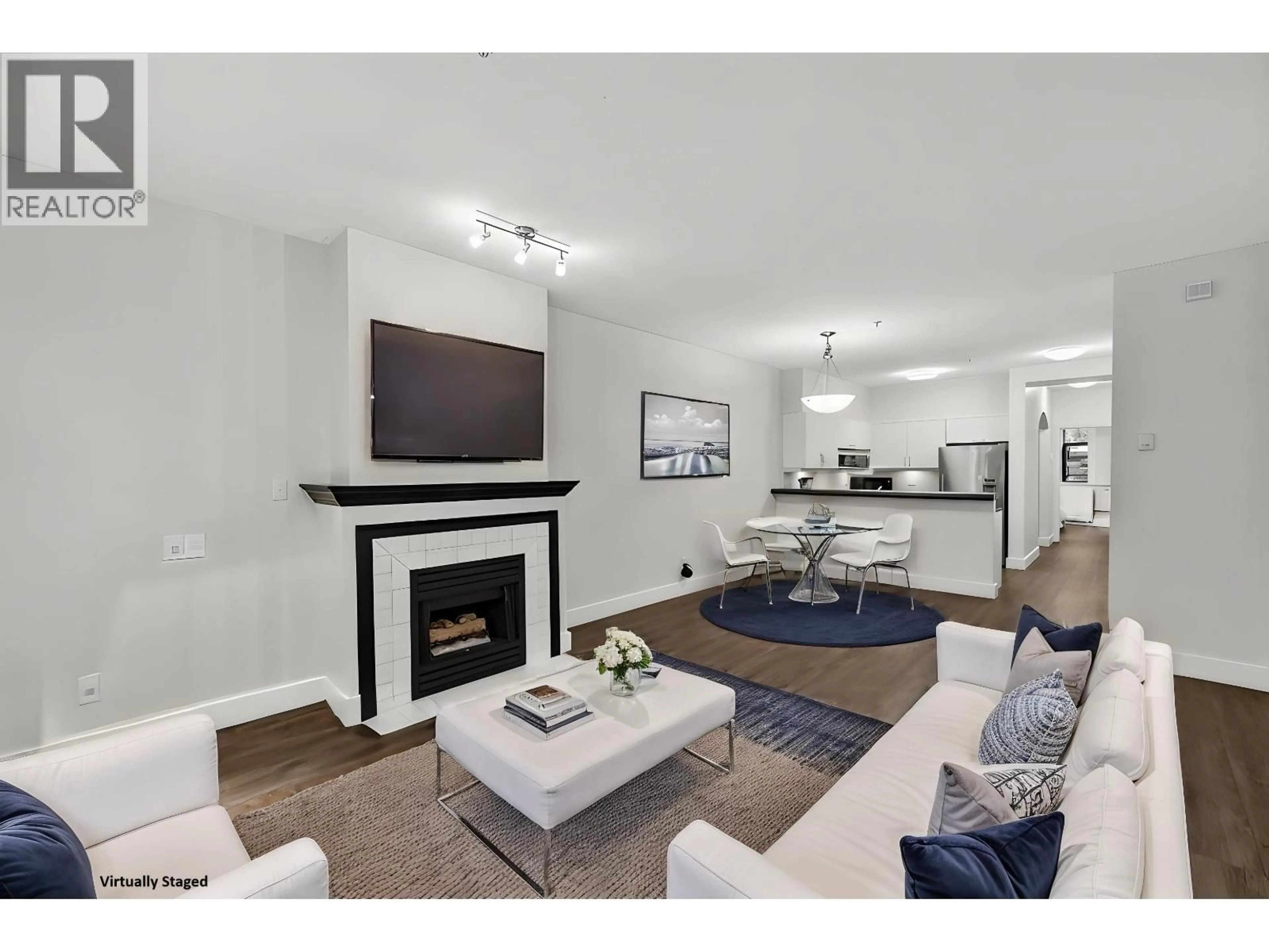 Living room with furniture, unknown for 2 - 221 ASH STREET, New Westminster British Columbia V3M3M5