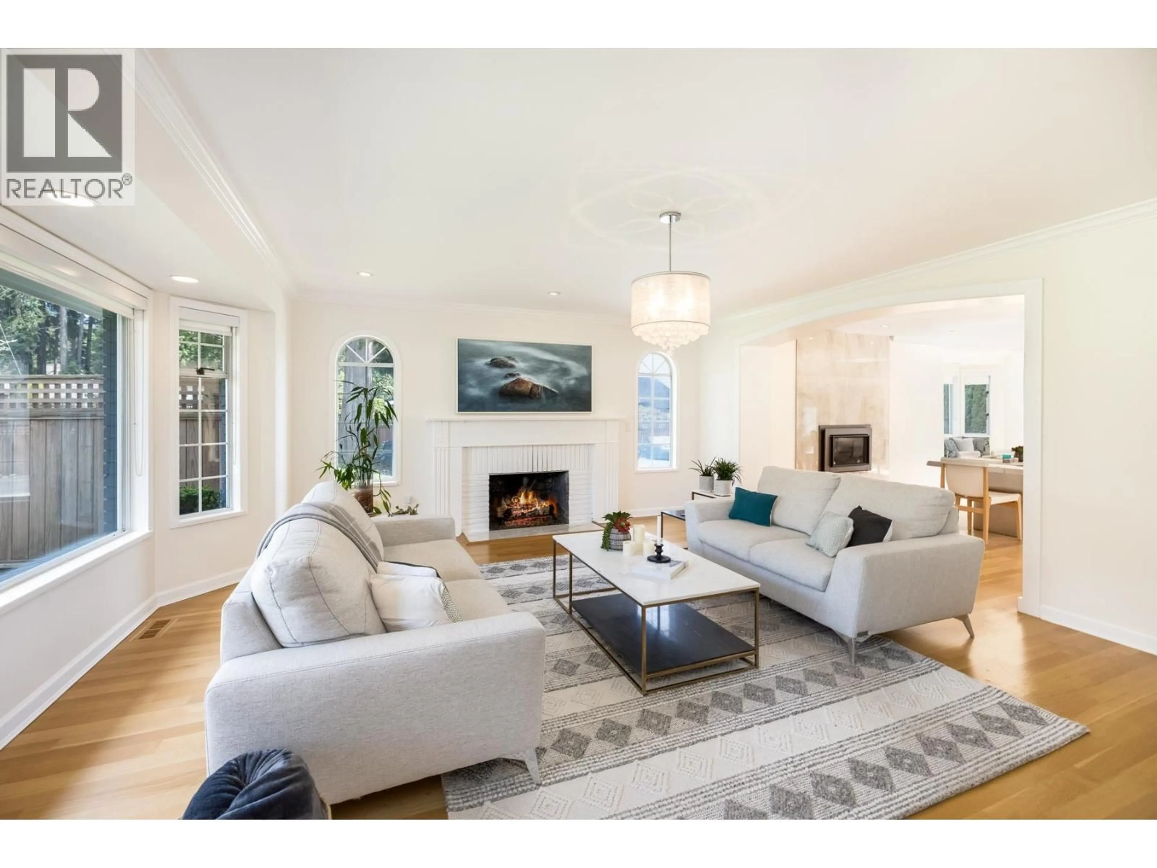 Living room with furniture, unknown for 510 NEWDALE PLACE, West Vancouver British Columbia V7T1W5