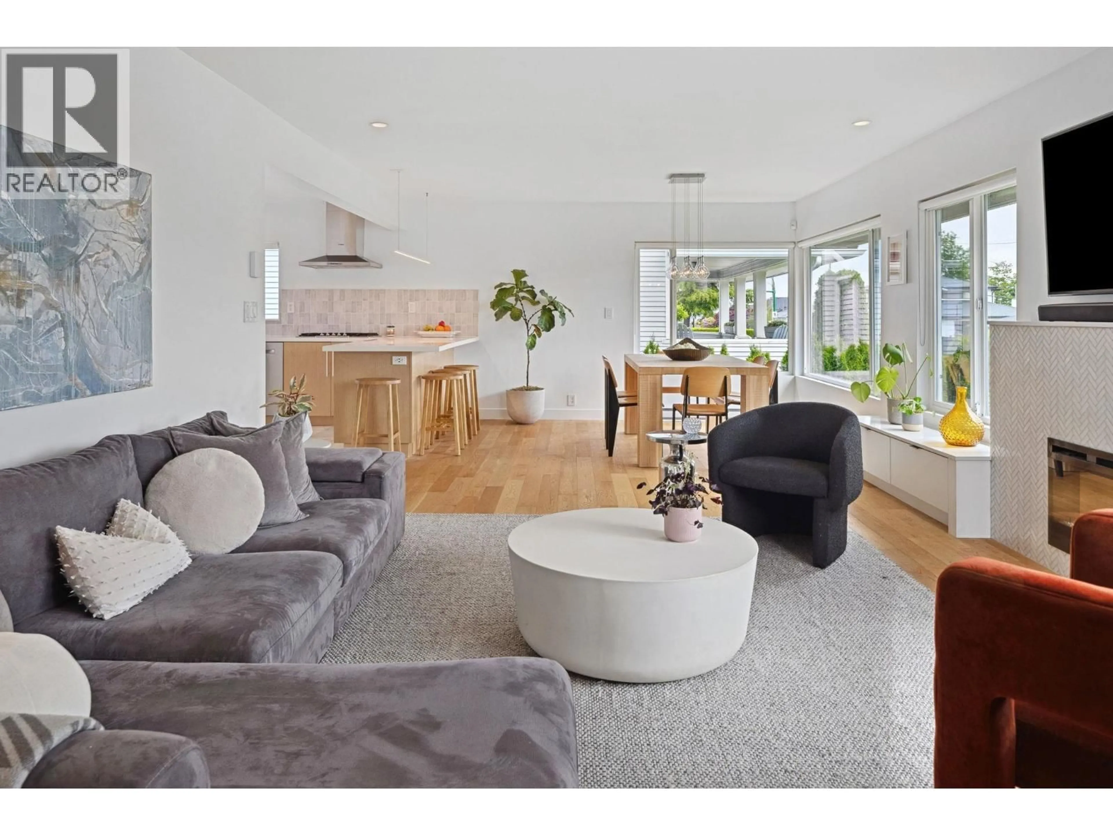 Living room with furniture, unknown for 8647 10TH AVENUE, Burnaby British Columbia V3N2S9