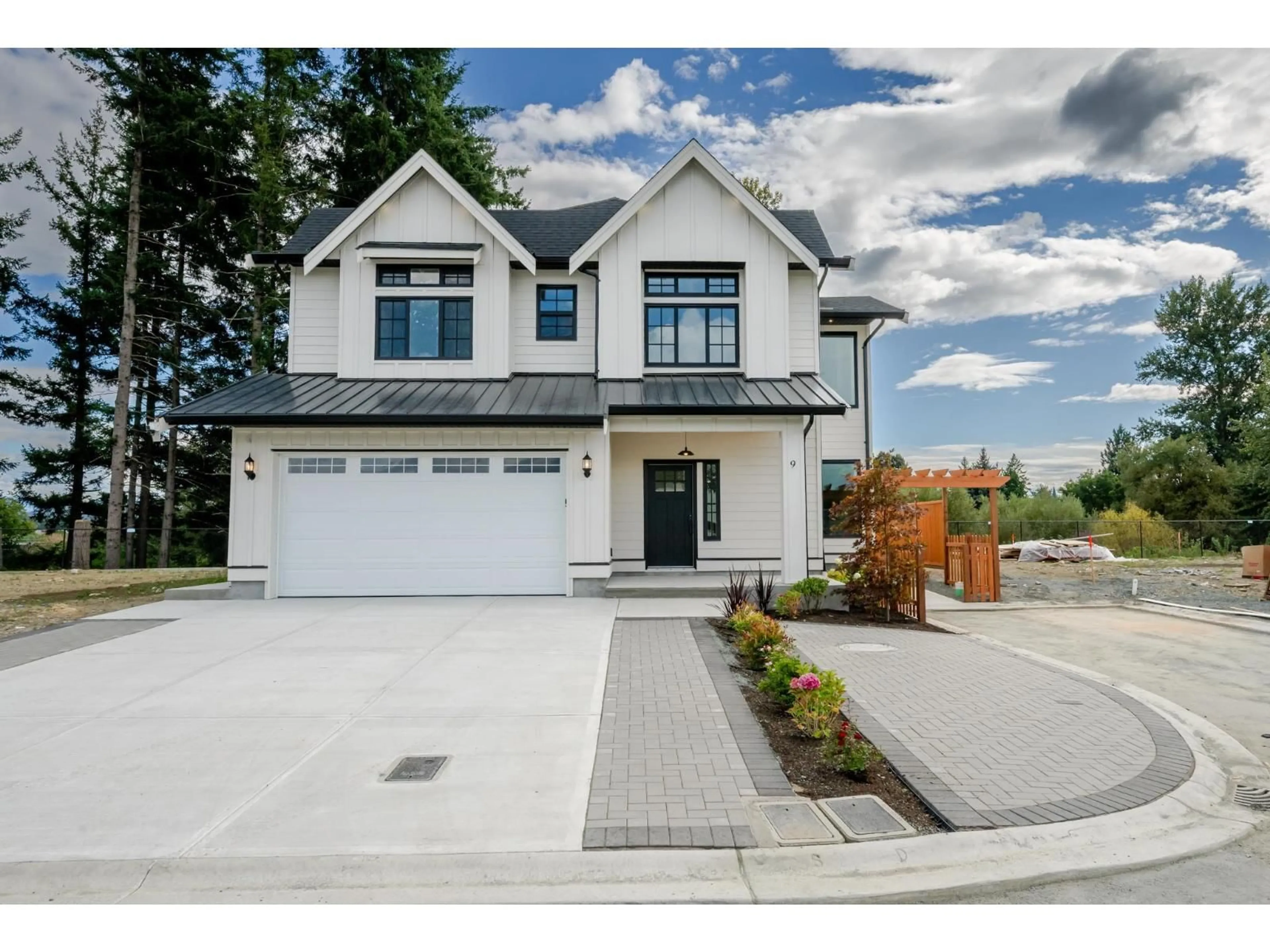 Home with vinyl exterior material, street for 9 - 5924 RIVERSIDE STREET, Abbotsford British Columbia V4X1T8