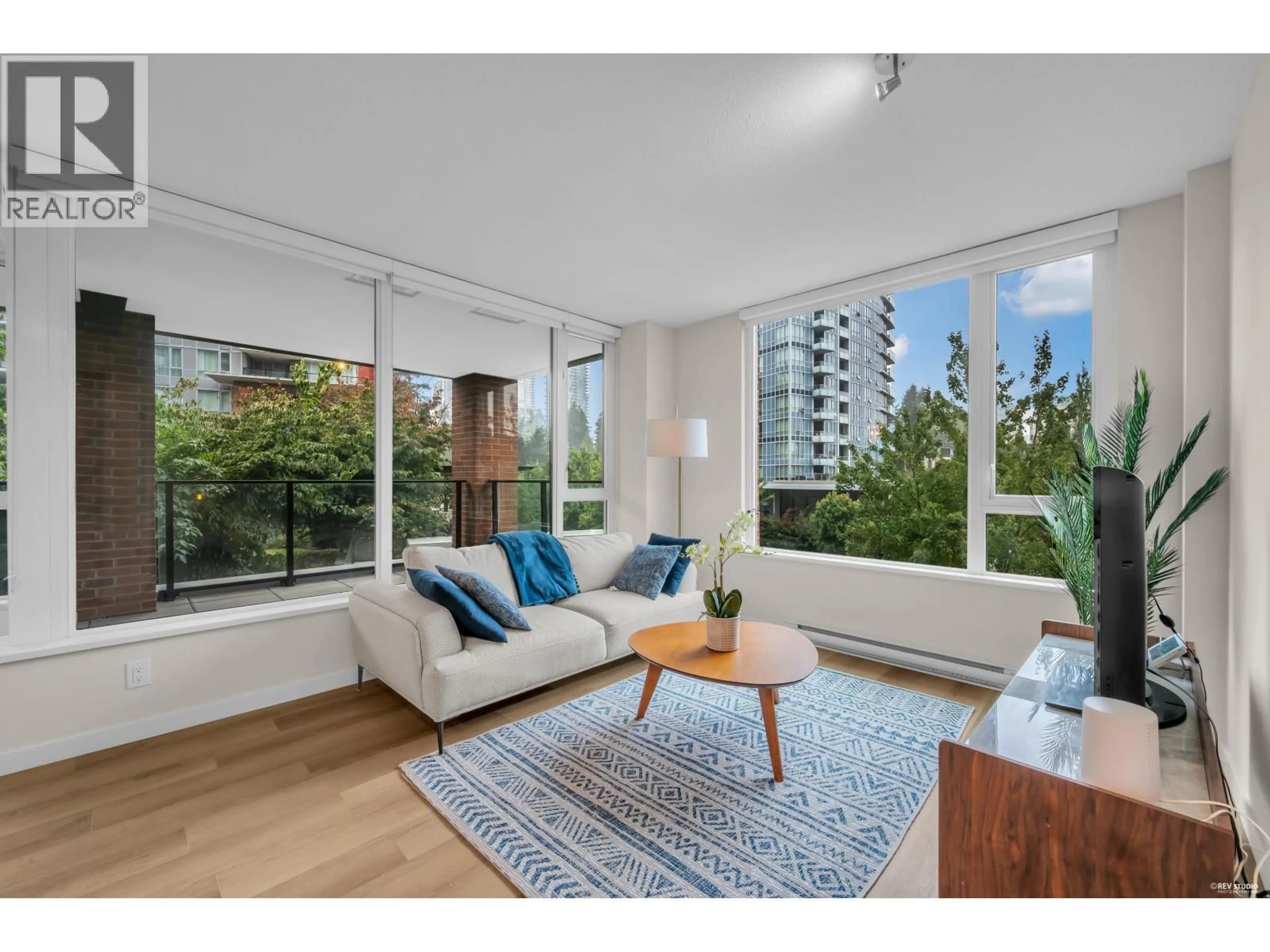 Living room with furniture, unknown for 305 - 3100 WINDSOR GATE, Coquitlam British Columbia V3B0P3