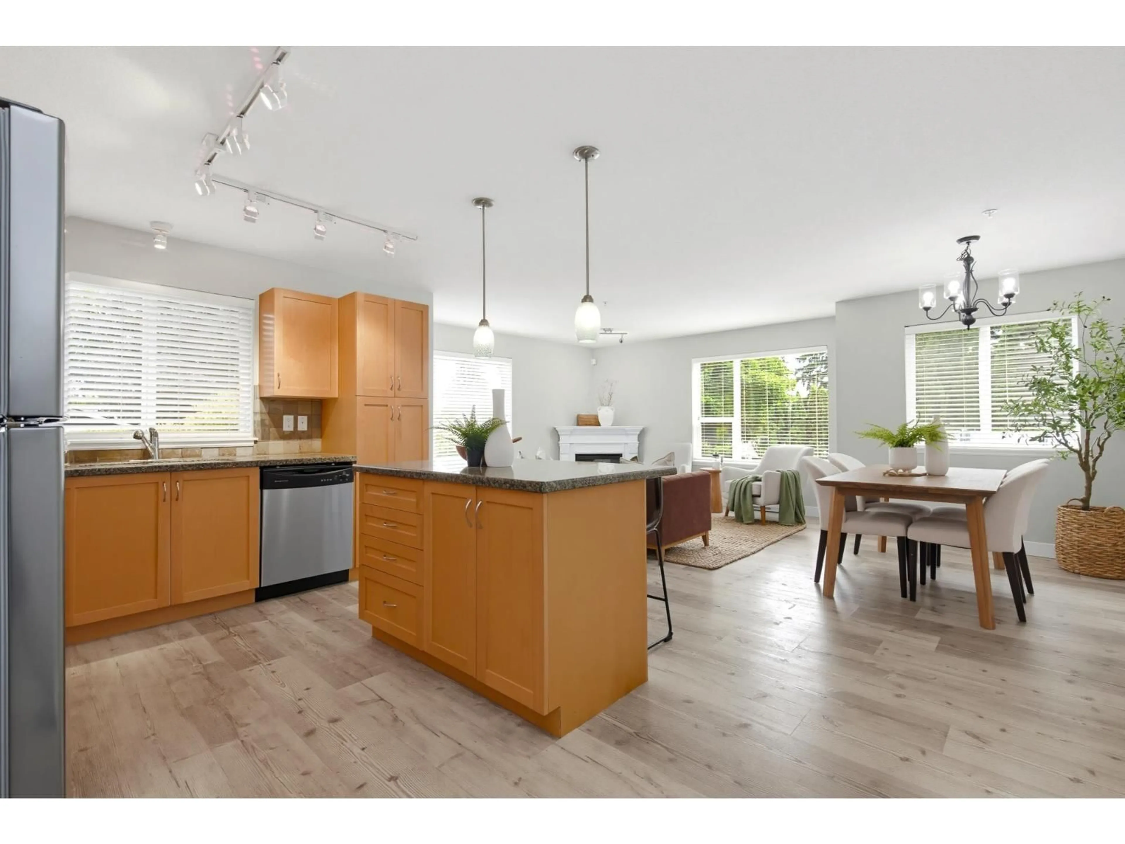 Open concept kitchen, unknown for 115 - 2990 BOULDER STREET, Abbotsford British Columbia V2T3P8