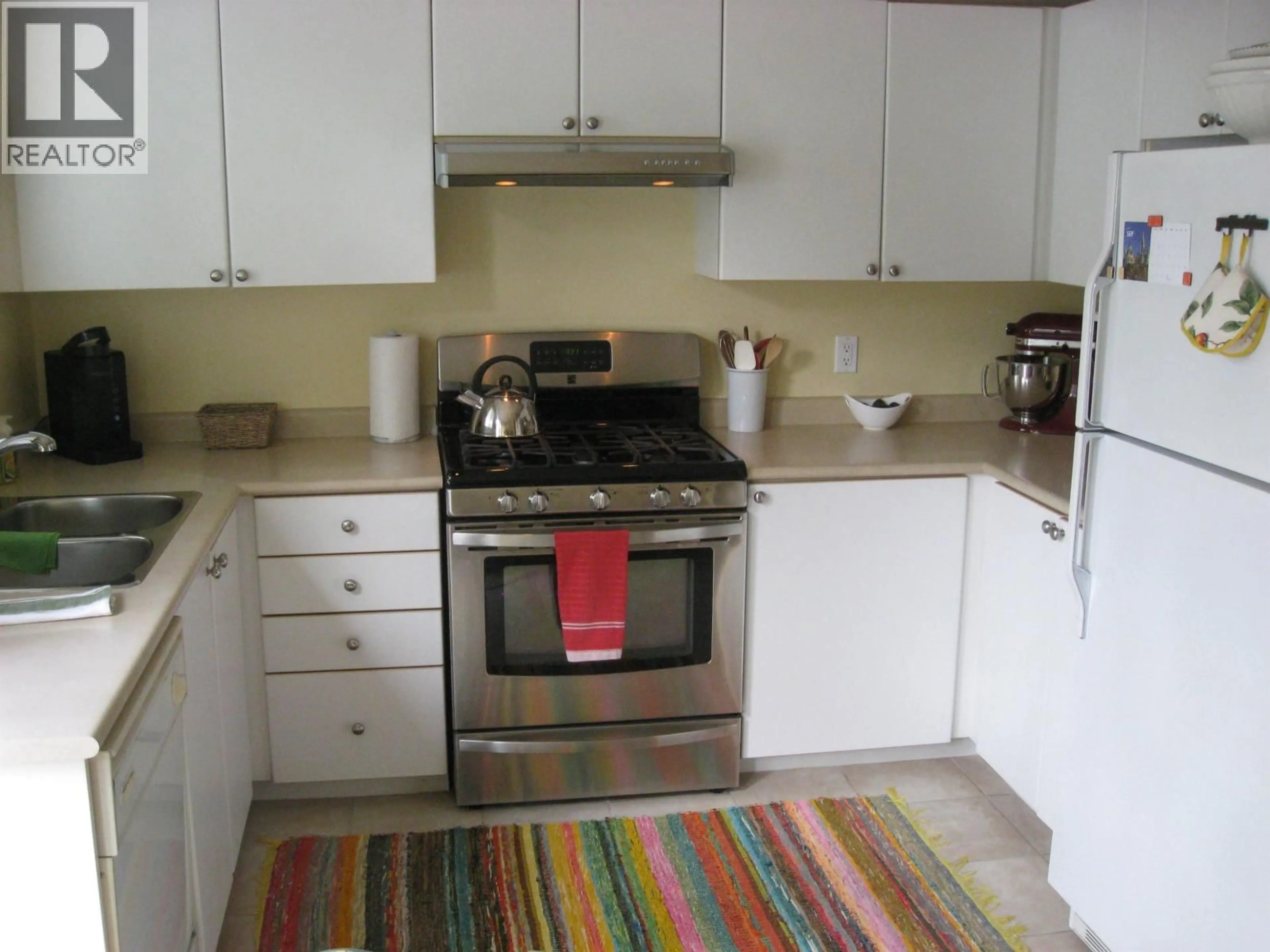 Standard kitchen, unknown for 5 - 6179 NO. 1 ROAD, Richmond British Columbia V7C1T4