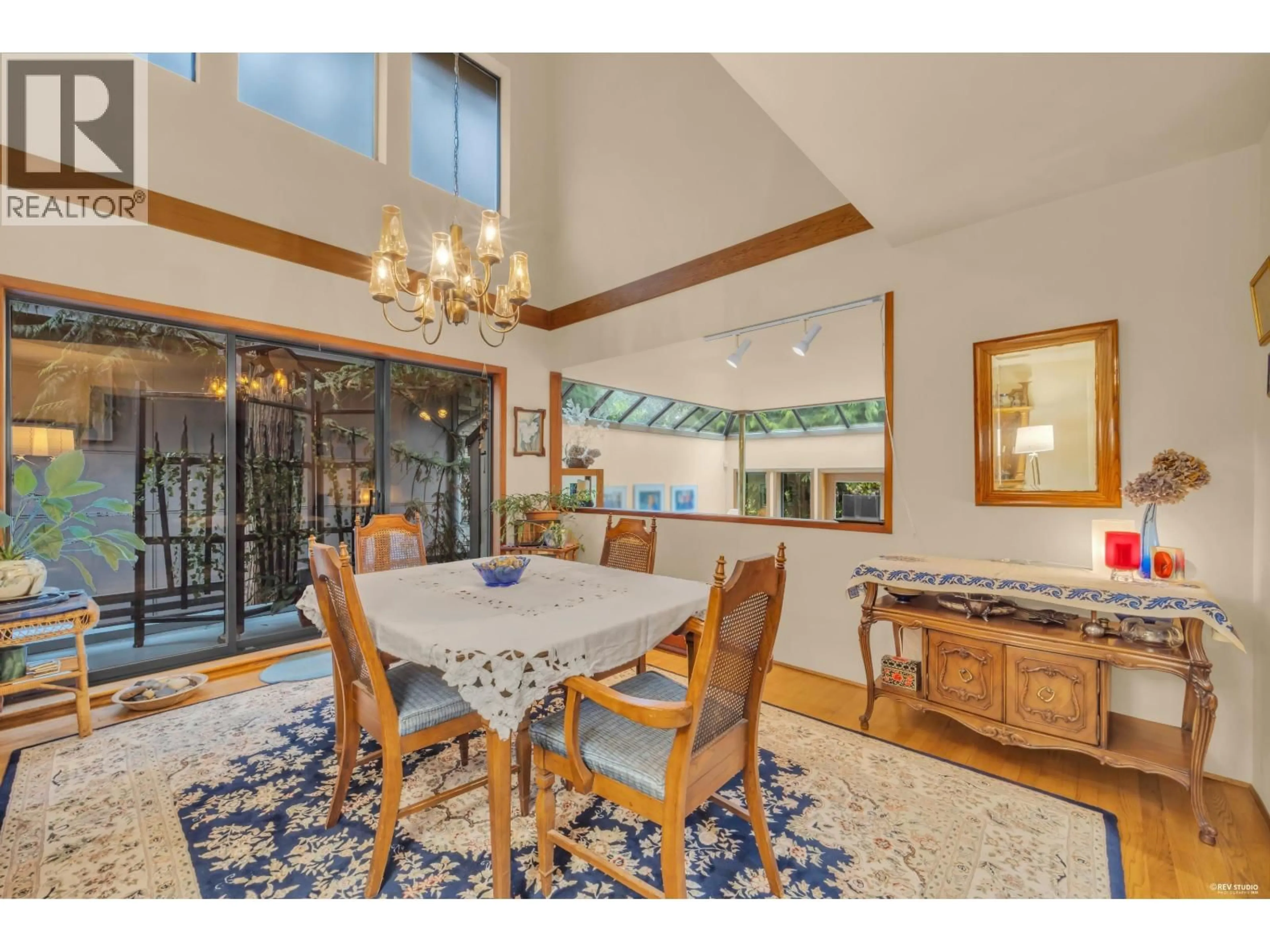 Dining room, ceramic/tile floor for 5540 ALMA STREET, Vancouver British Columbia V6N1Y1