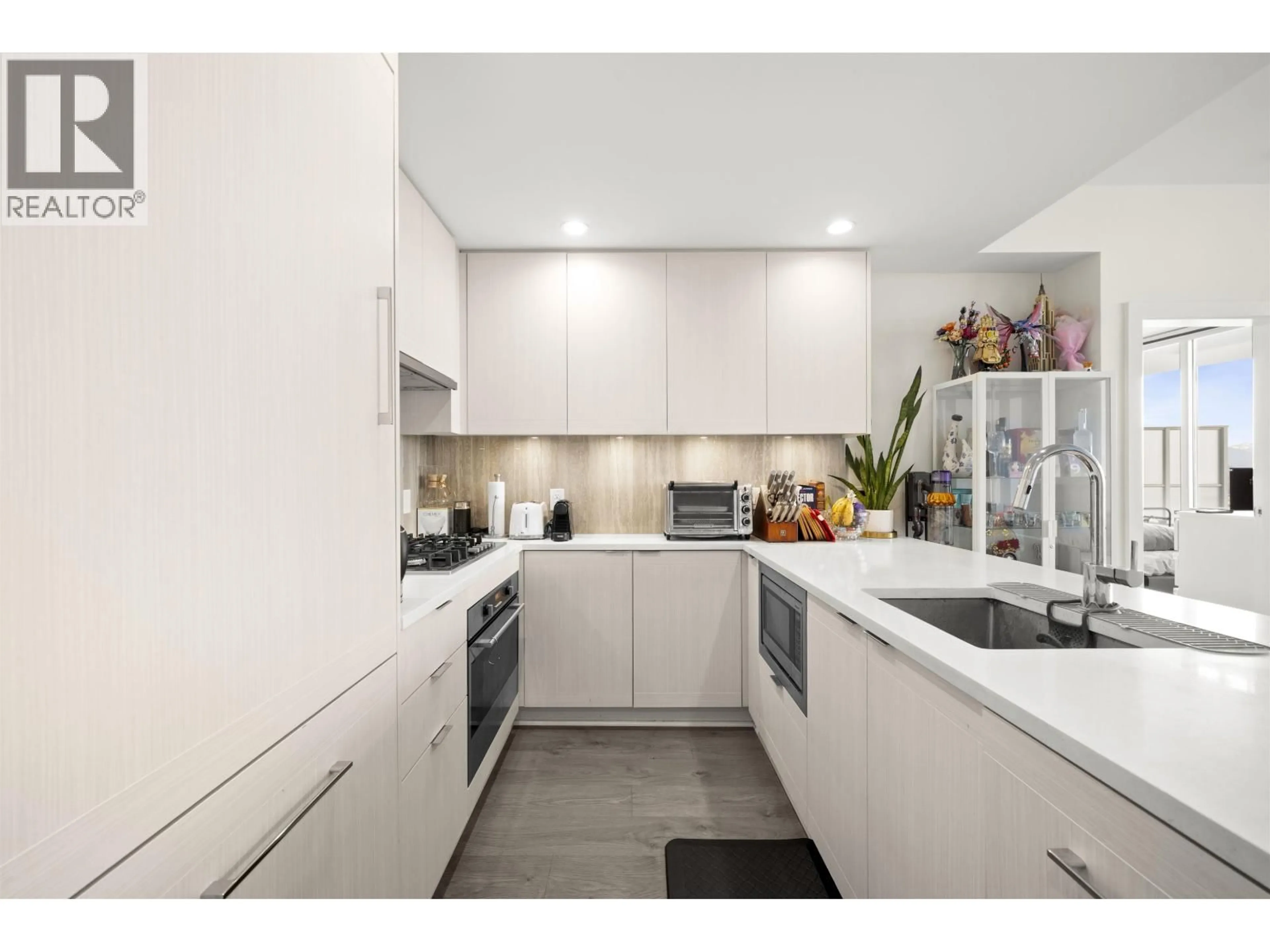 Standard kitchen, unknown for 1103 - 5051 IMPERIAL STREET, Burnaby British Columbia V5J0J3