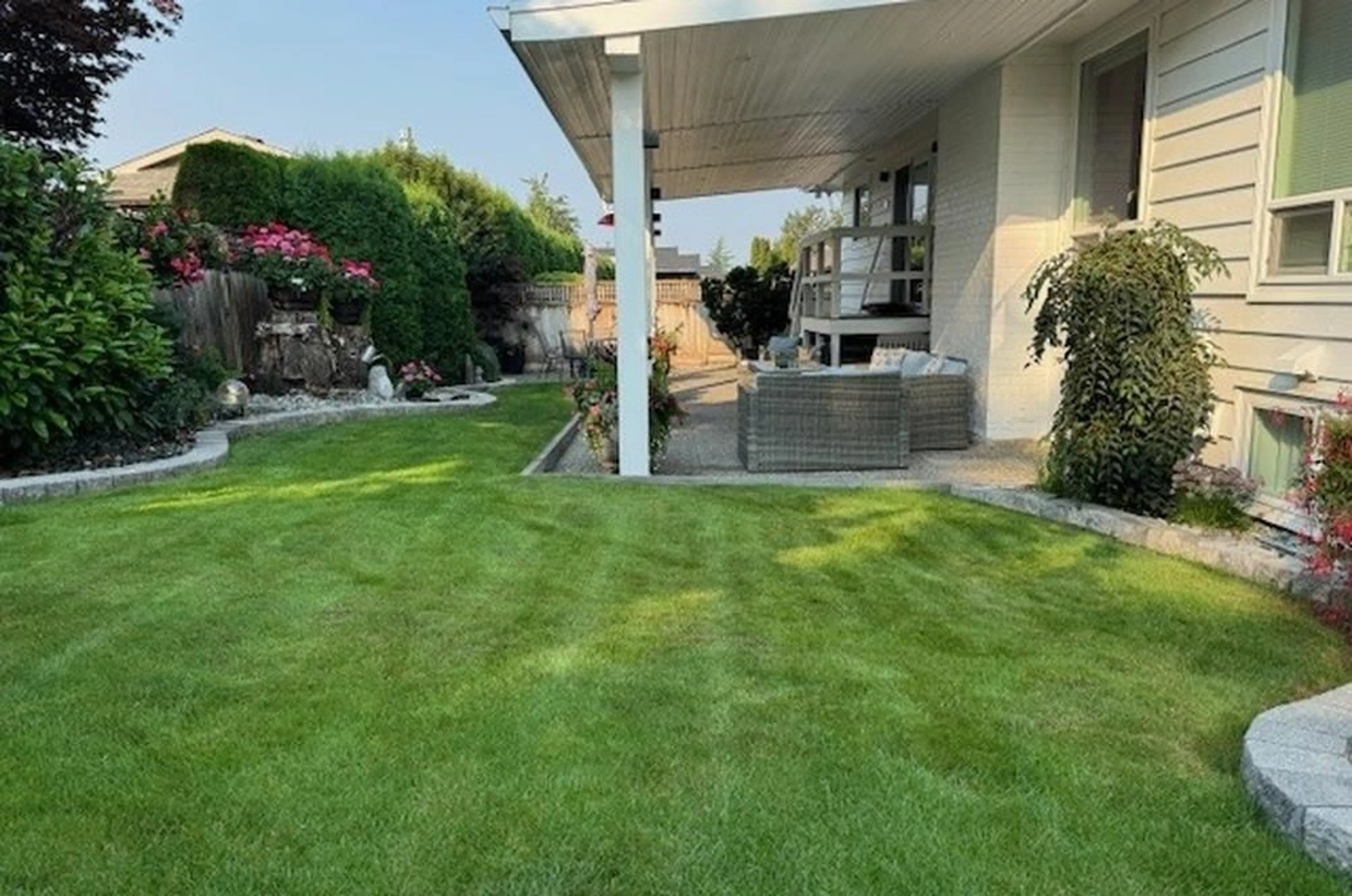 Patio, street for 31524 SUNNYSIDE CRESCENT, Abbotsford British Columbia V2T4B3