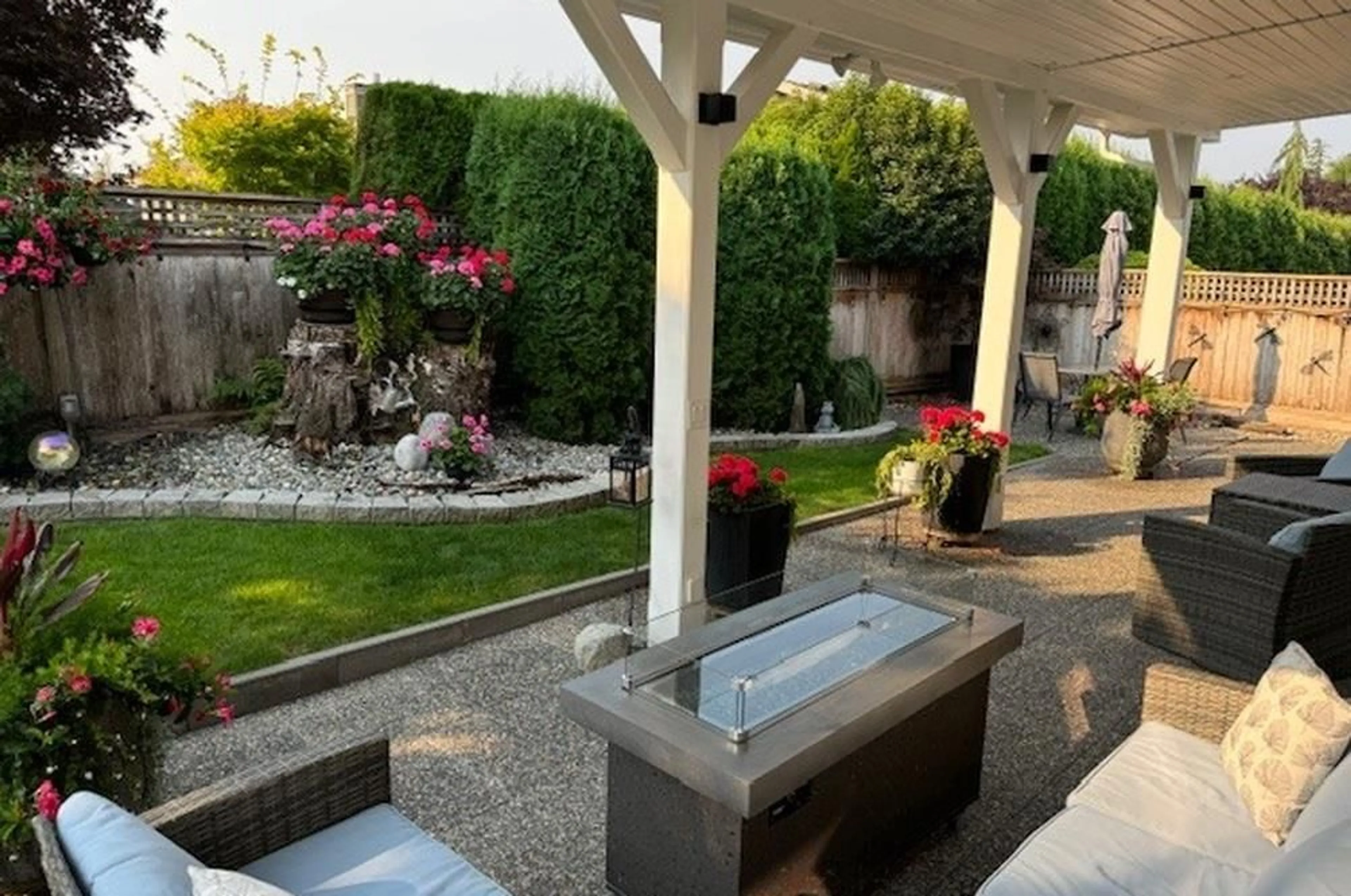 Patio, street for 31524 SUNNYSIDE CRESCENT, Abbotsford British Columbia V2T4B3