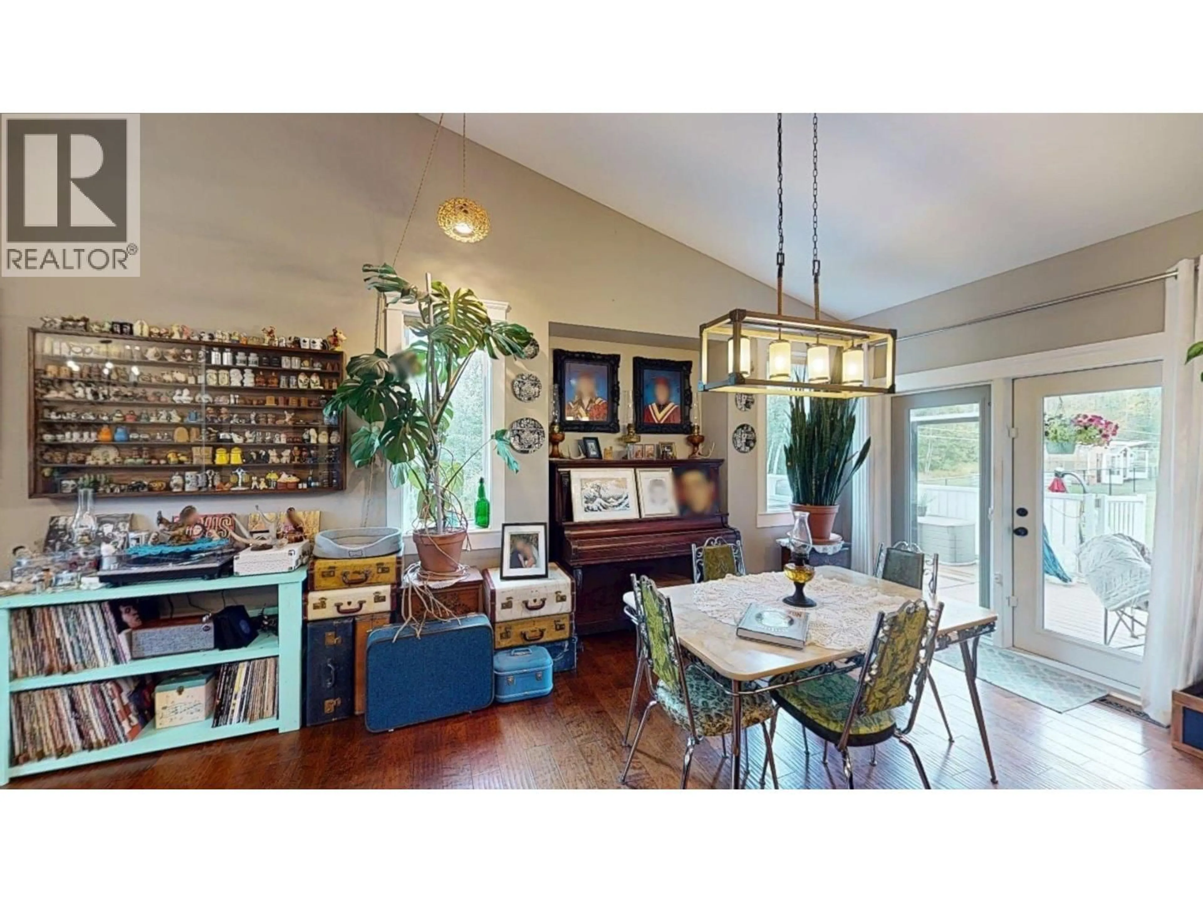 Open concept kitchen, unknown for 9668 WILLOW ROAD, Fort St. John British Columbia V1J8A5