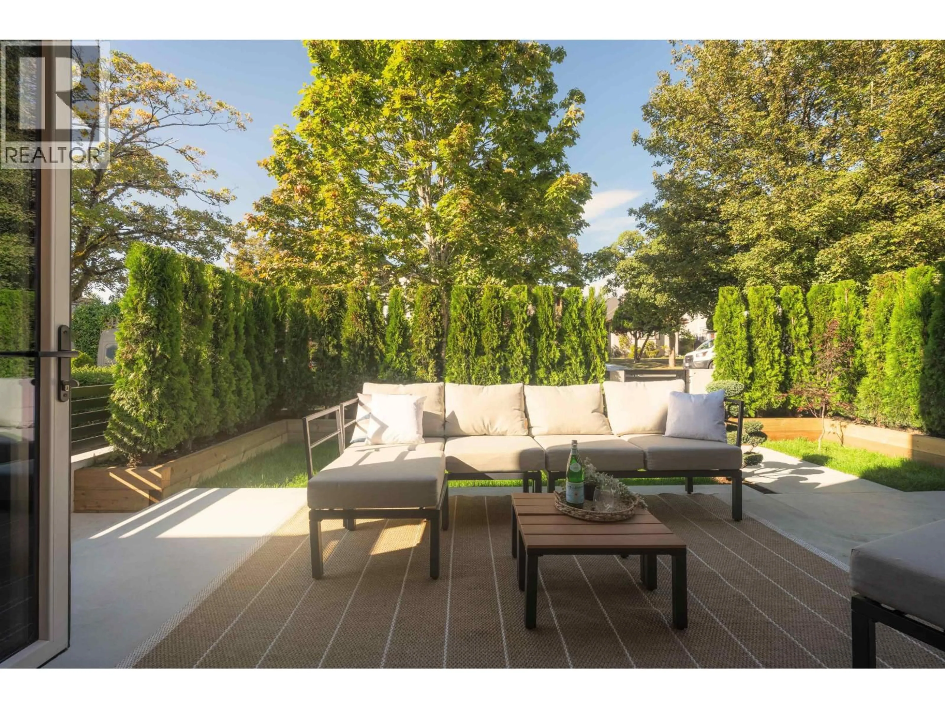 Patio, unknown for 1 - 470 20 AVENUE, Vancouver British Columbia V5Y2C8