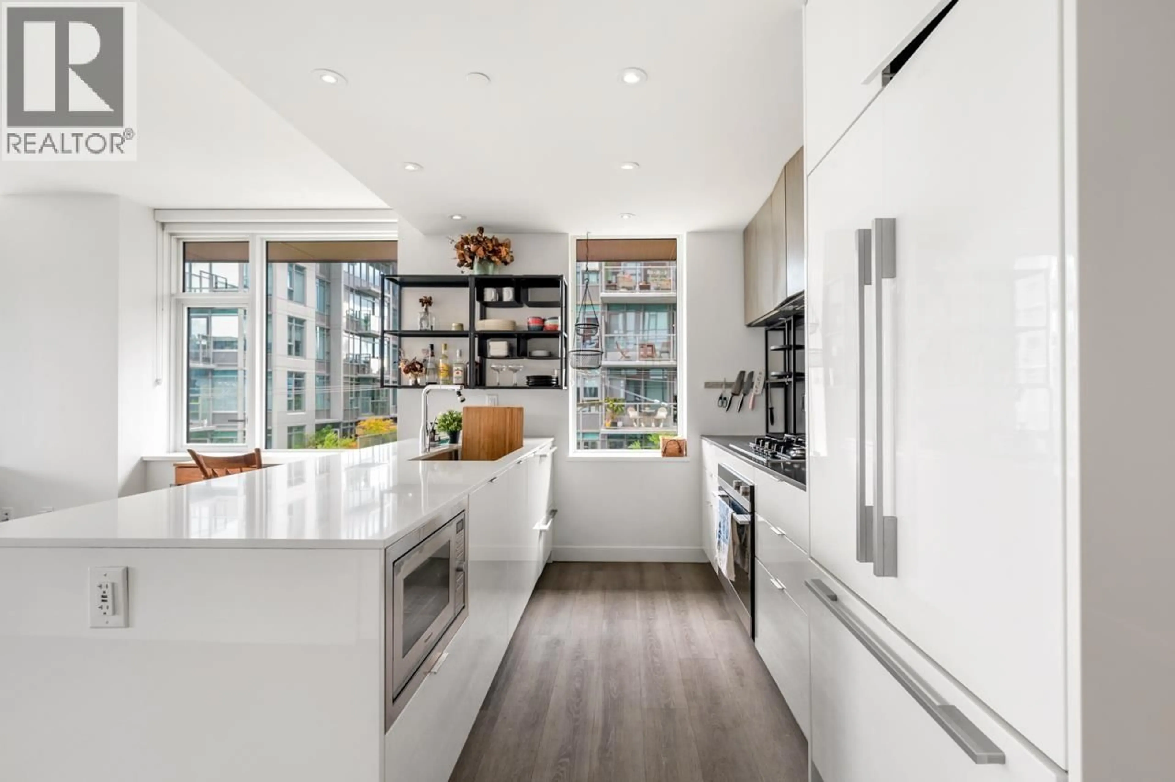 Contemporary kitchen, unknown for 406 - 209 7TH AVENUE, Vancouver British Columbia V5T0H3