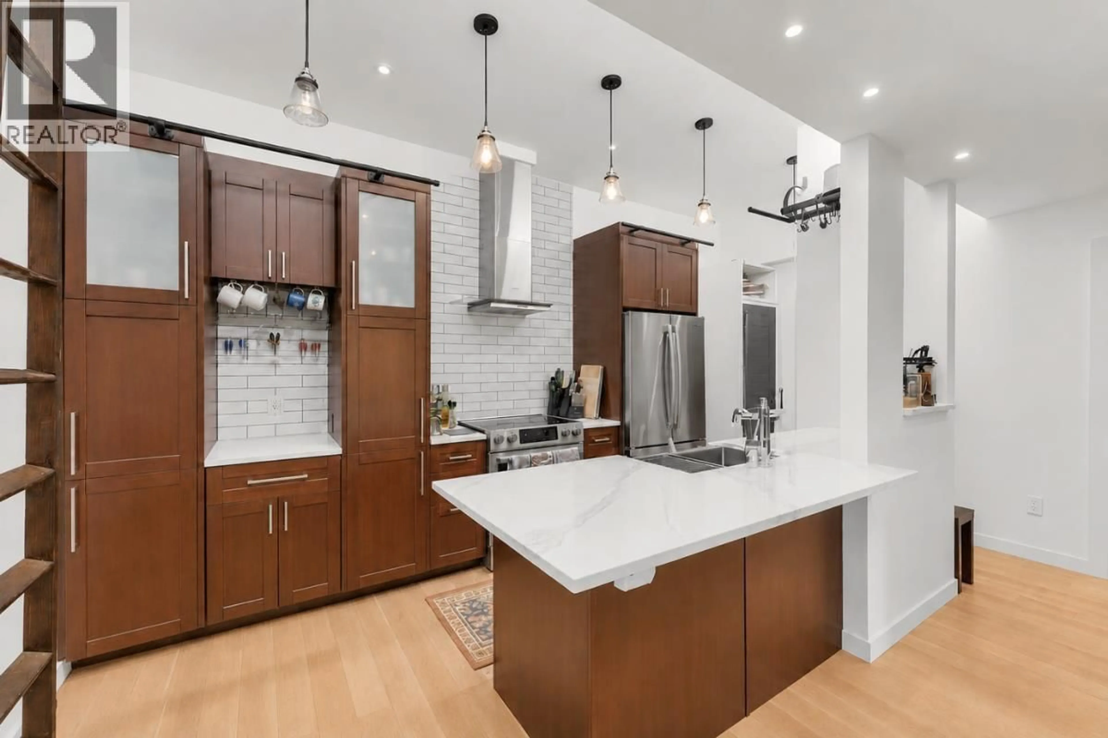 Contemporary kitchen, unknown for 304 - 1420 7TH AVENUE, Vancouver British Columbia V5N1R8