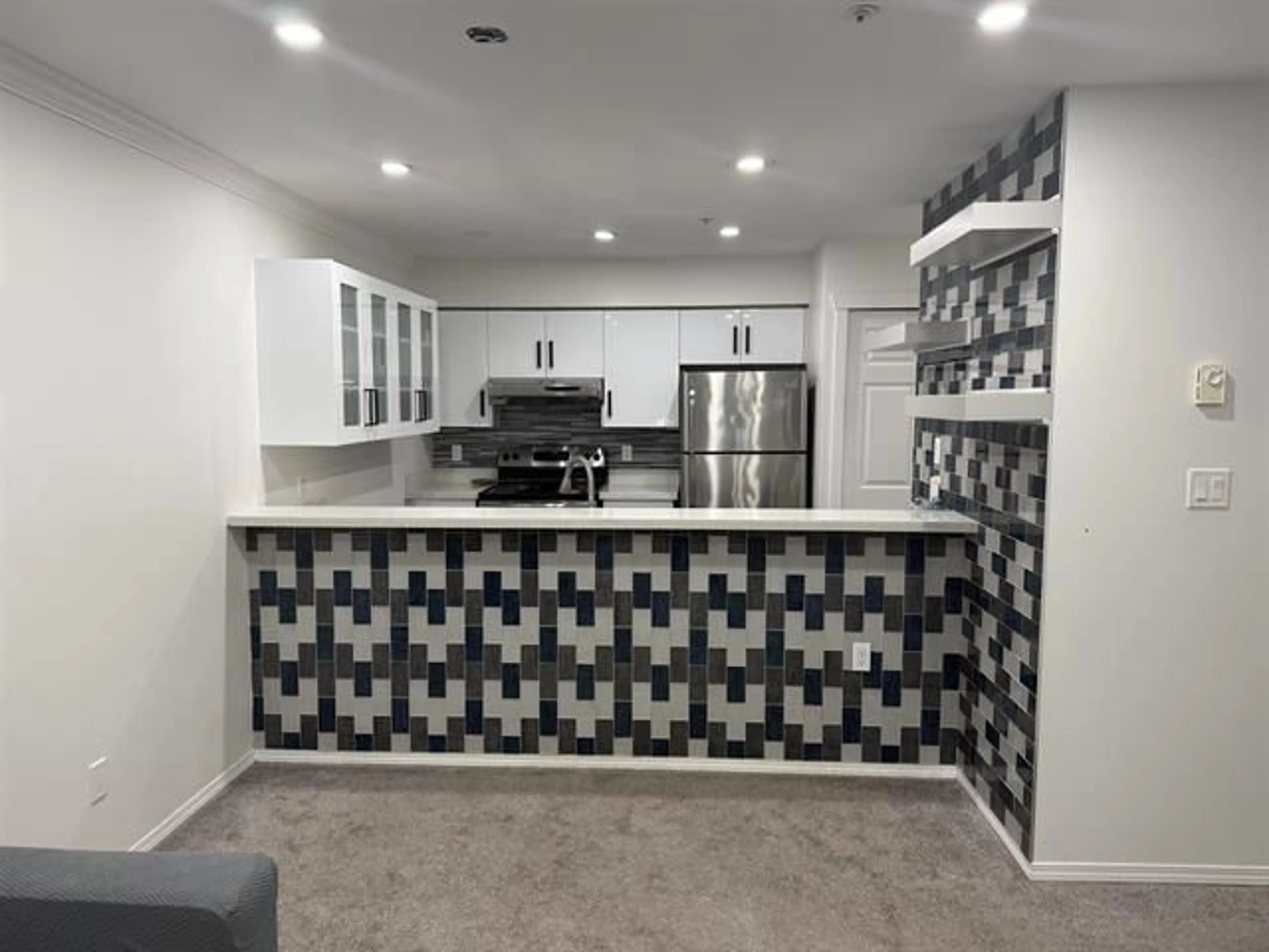 Open concept kitchen, ceramic/tile floor for 207 - 12739 72 AVENUE, Surrey British Columbia V3W4E8