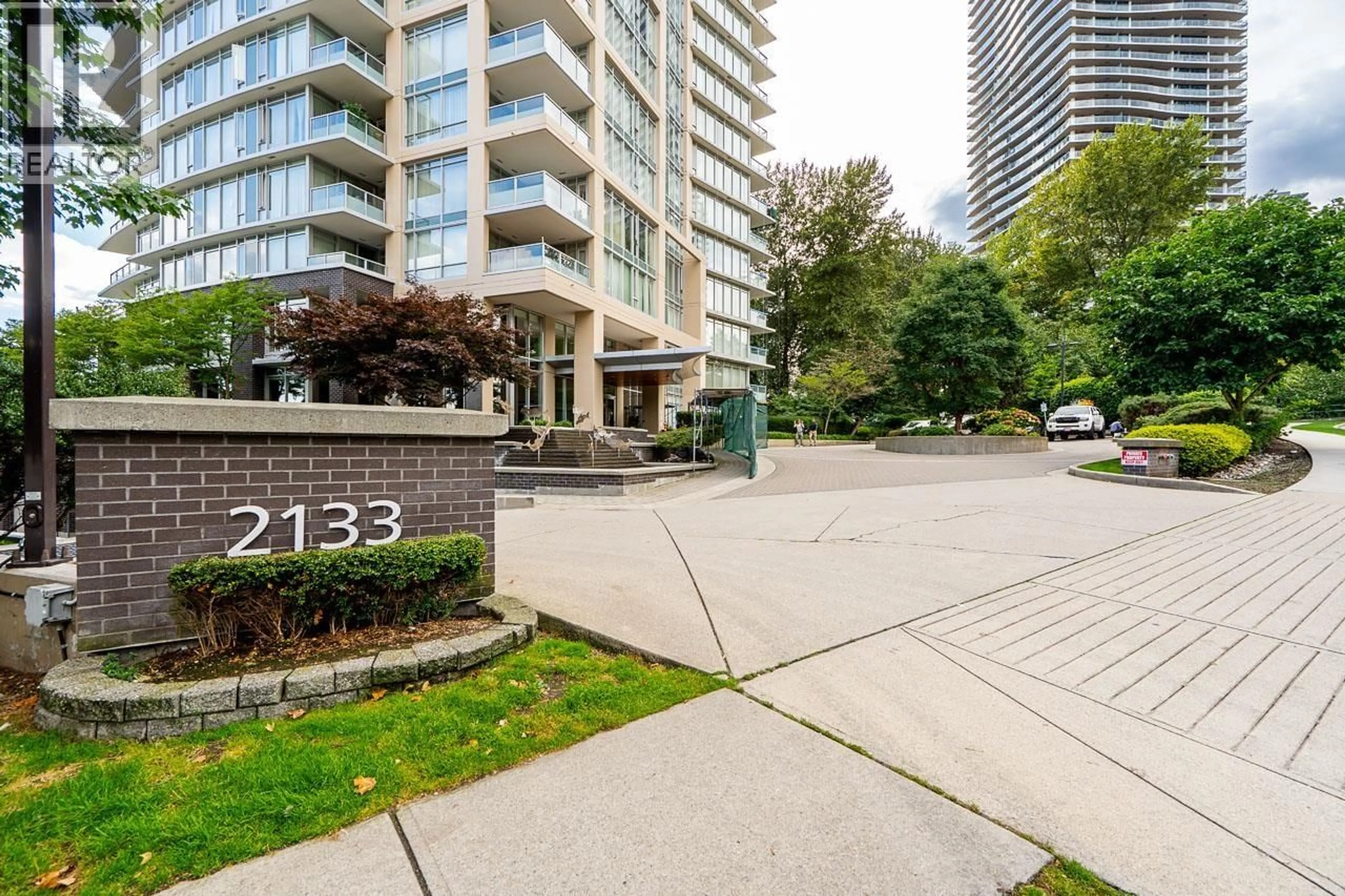Patio, unknown for 201 - 2133 DOUGLAS ROAD, Burnaby British Columbia V5C0E9