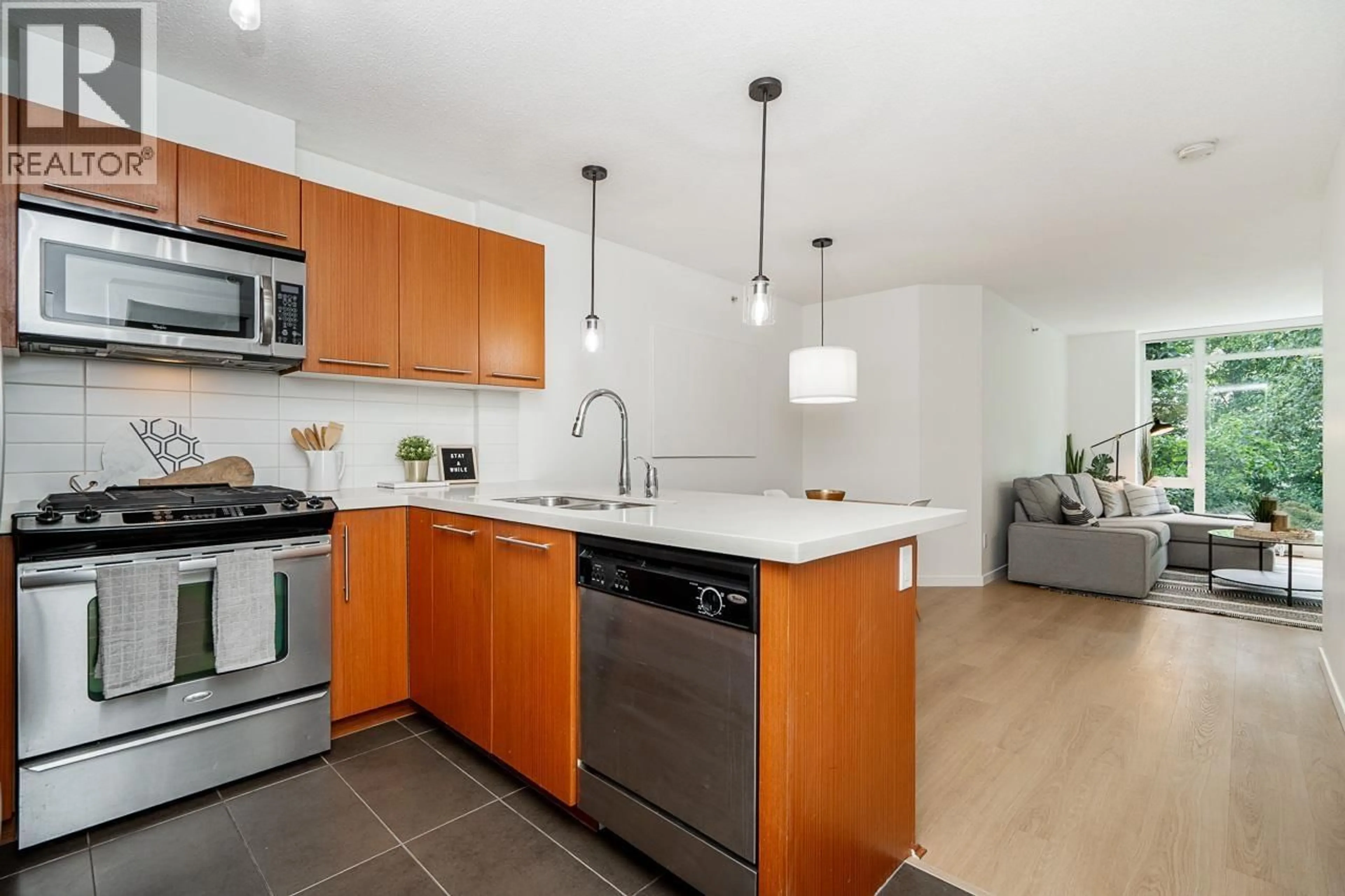 Open concept kitchen, unknown for 201 - 2133 DOUGLAS ROAD, Burnaby British Columbia V5C0E9