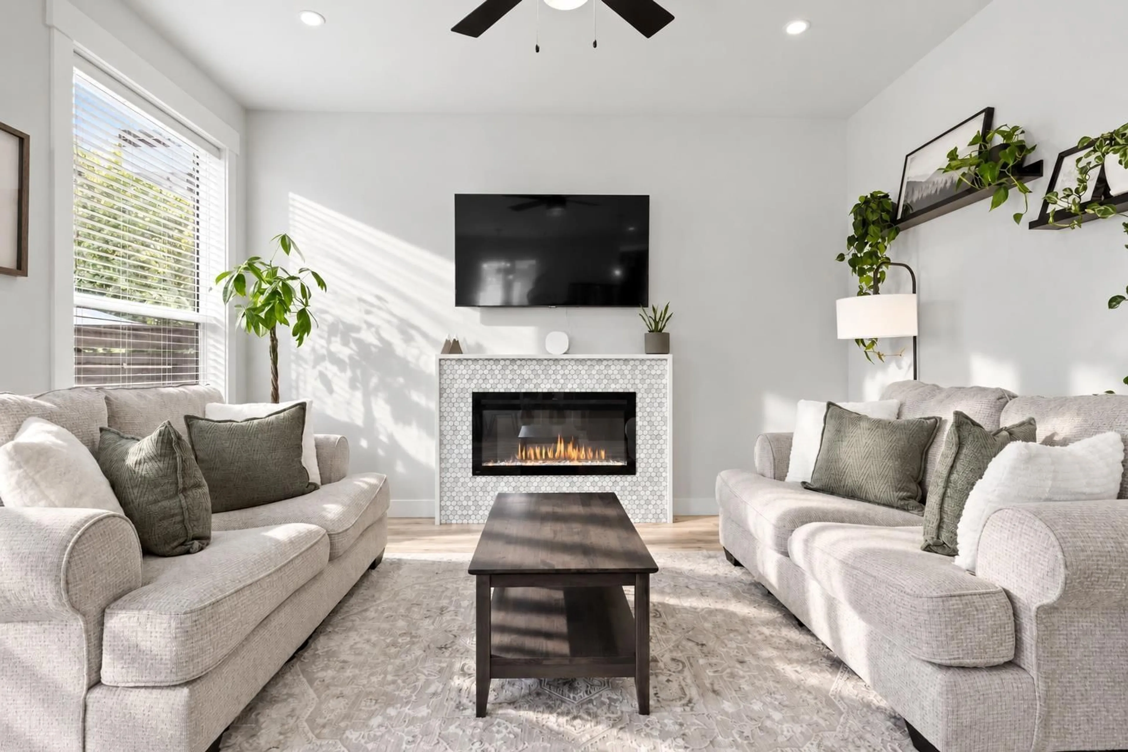 Living room with furniture, unknown for 6 - 7140 MAITLAND AVENUE, Chilliwack British Columbia V2R6C9