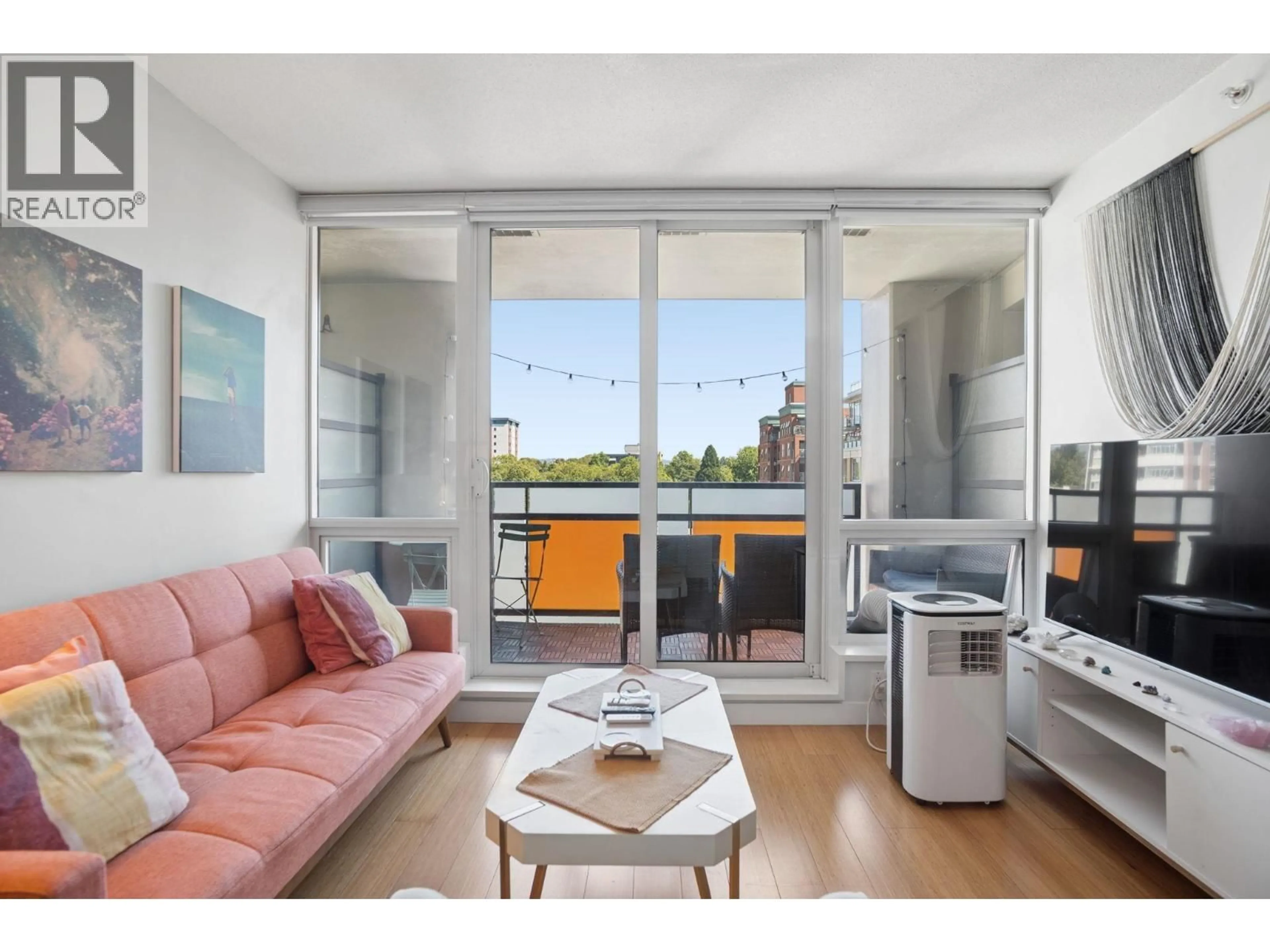 Living room with furniture, unknown for 709 - 718 MAIN STREET, Vancouver British Columbia V6A0B1