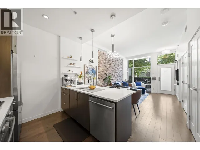 70 1ST AVENUE, Vancouver 3