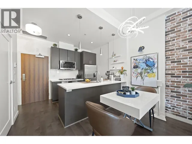 70 1ST AVENUE, Vancouver 5