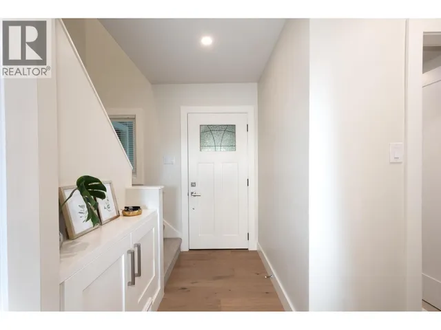 3067 PLYMOUTH DRIVE, North Vancouver 5