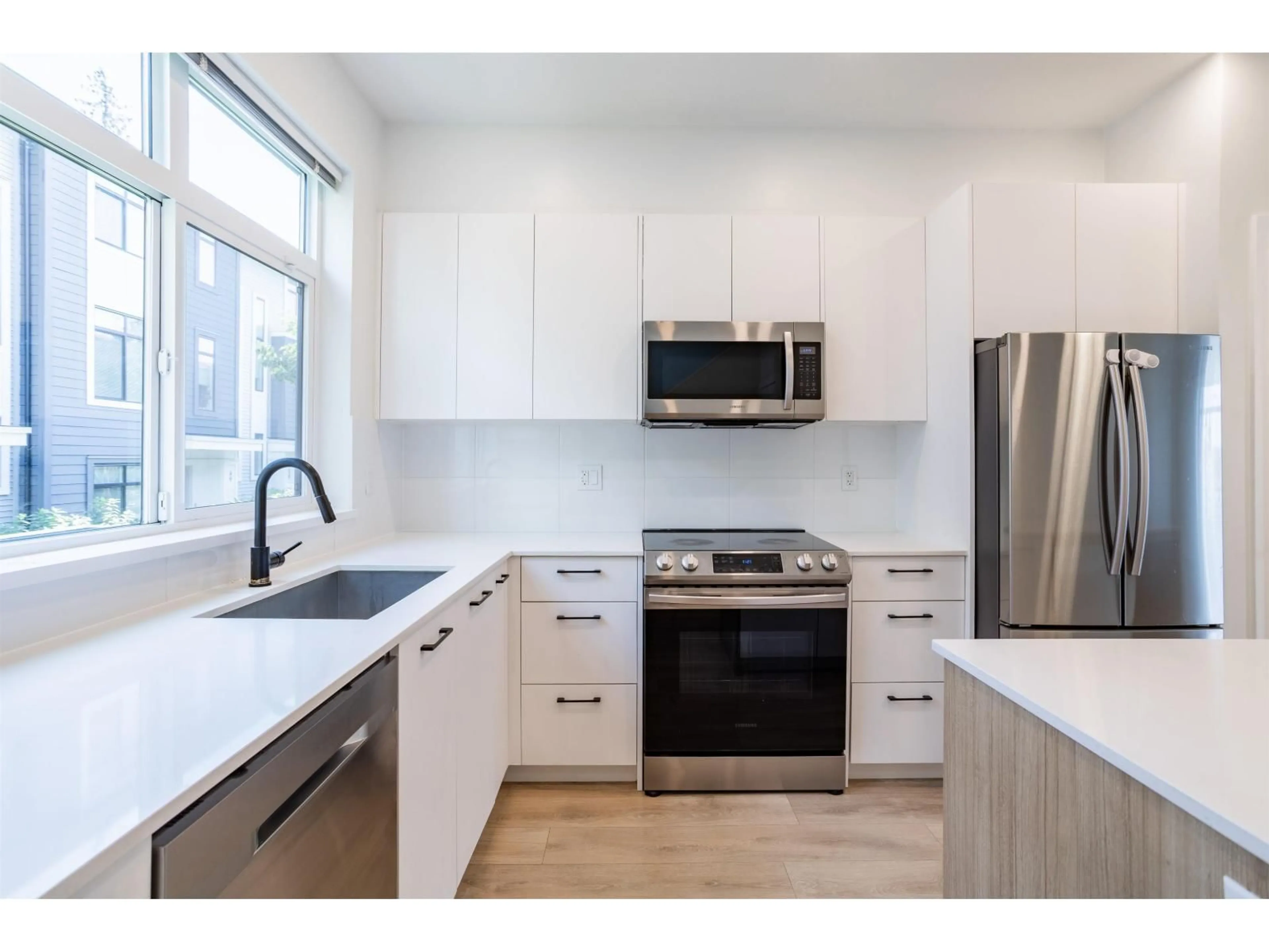 Open concept kitchen, unknown for 33 - 15235 SITKA DRIVE, Surrey British Columbia V3S0A9