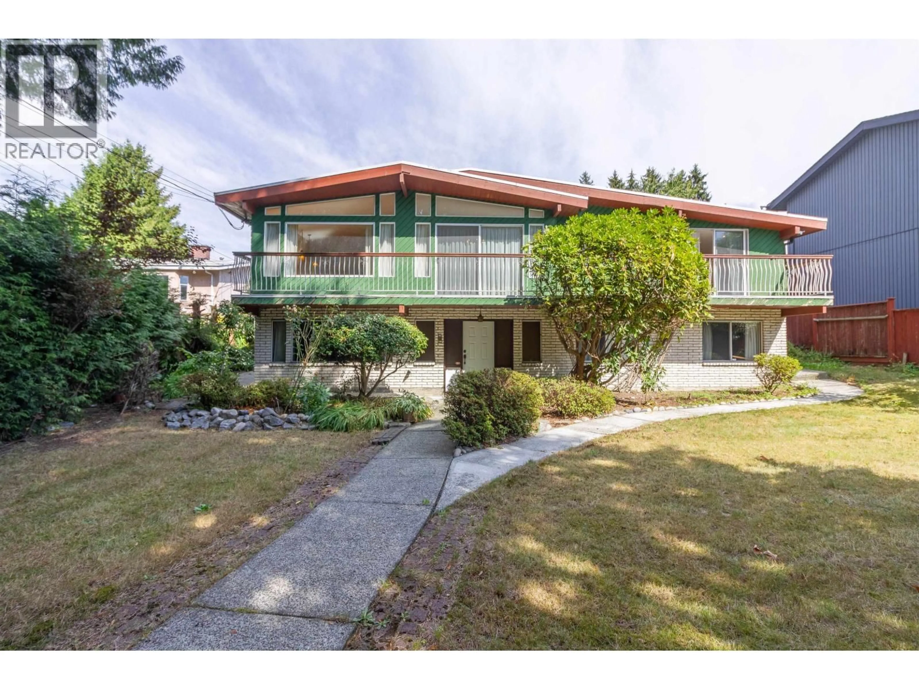 Unknown for 7107 BROADWAY, Burnaby British Columbia V5A1R7