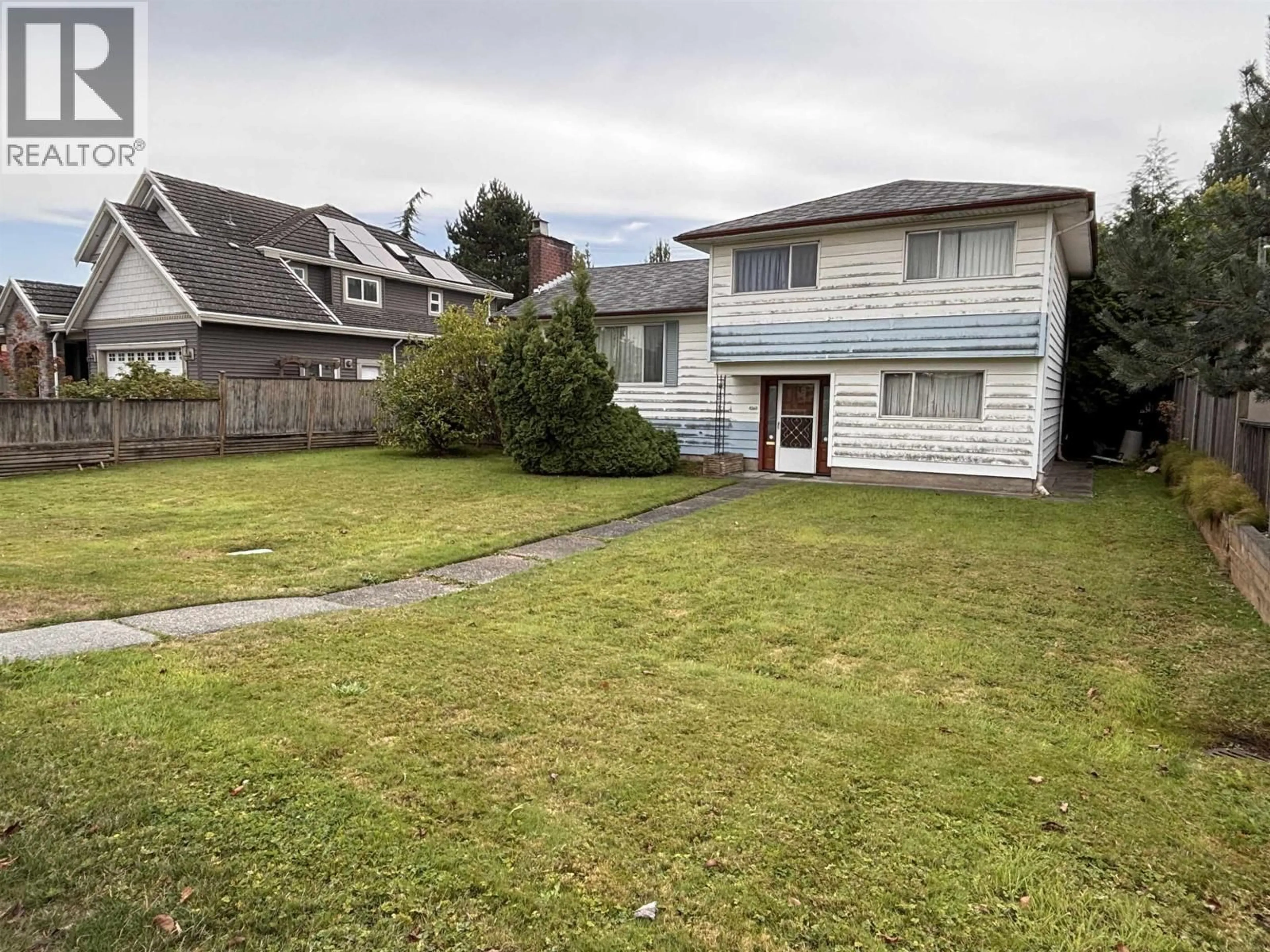 A pic from outside/outdoor area/front of a property/back of a property/a pic from drone, street for 11260 SEATON ROAD, Richmond British Columbia V7A3G2