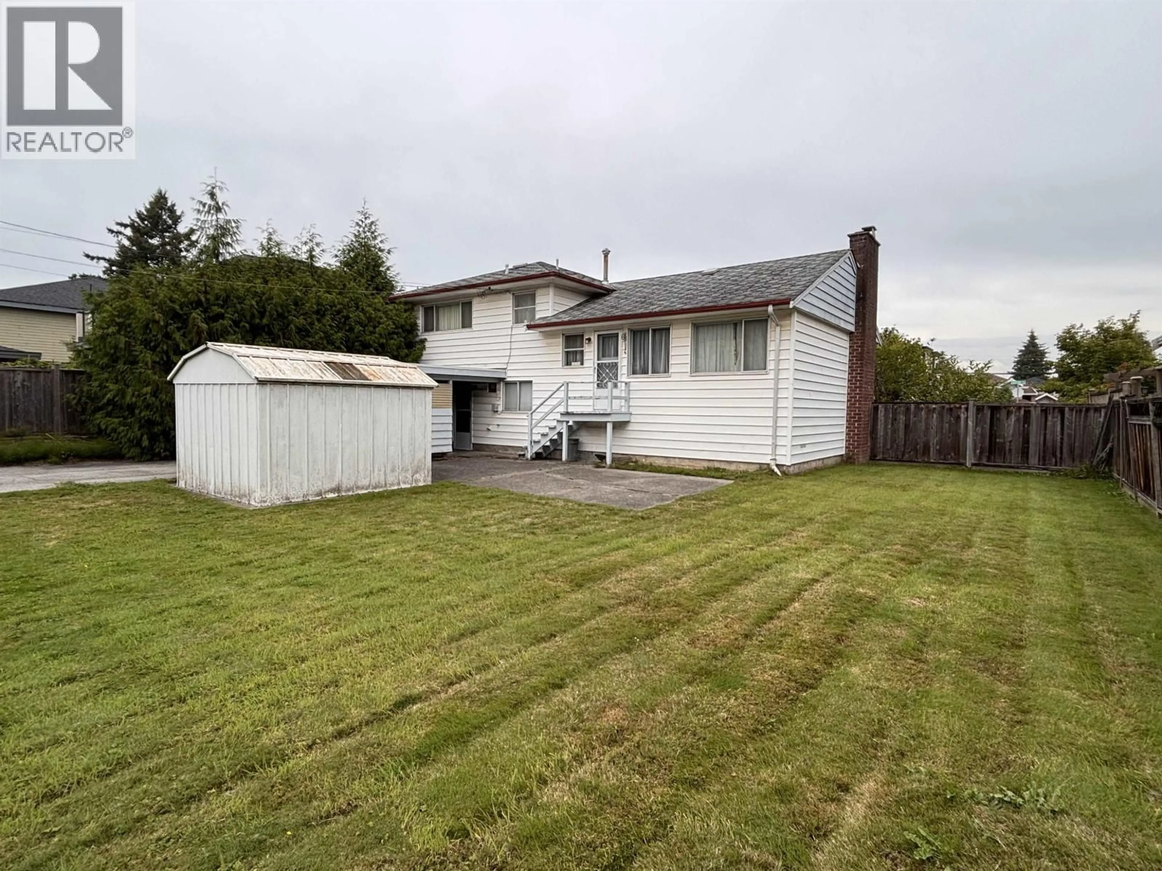 A pic from outside/outdoor area/front of a property/back of a property/a pic from drone, street for 11260 SEATON ROAD, Richmond British Columbia V7A3G2