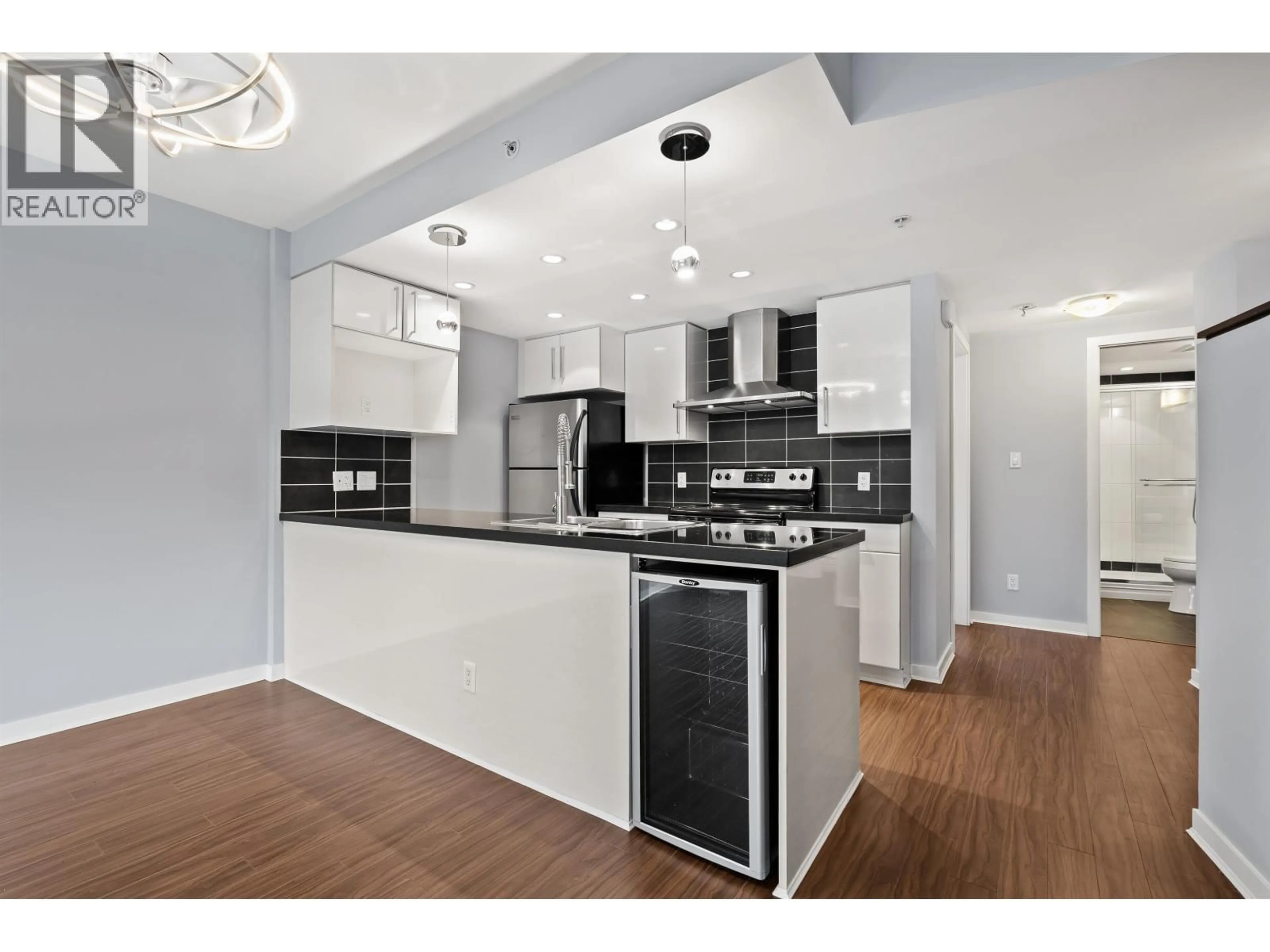 Open concept kitchen, unknown for 221 - 188 KEEFER PLACE, Vancouver British Columbia V6B0J1